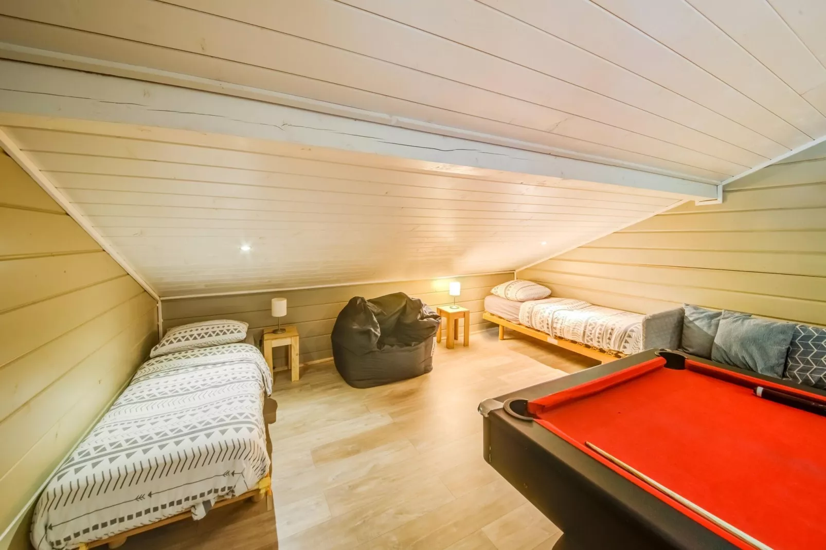 La Coccinelle-Recreation room