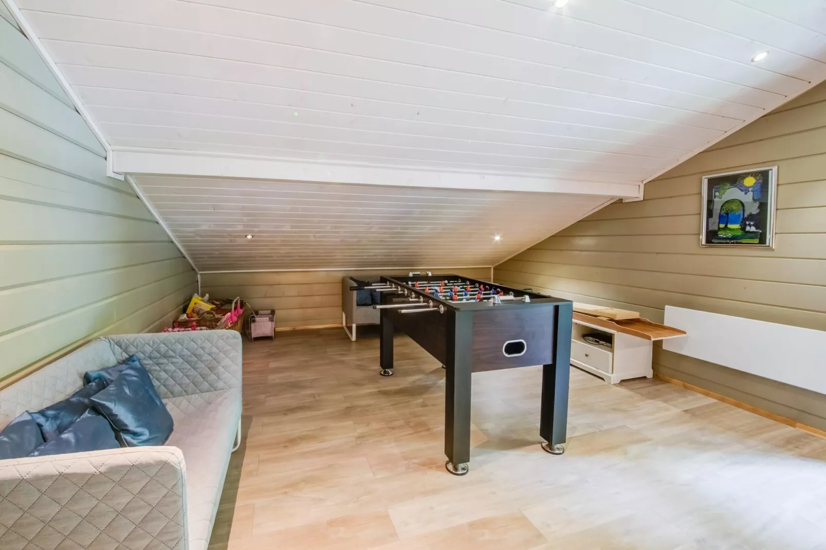 La Coccinelle-Recreation room