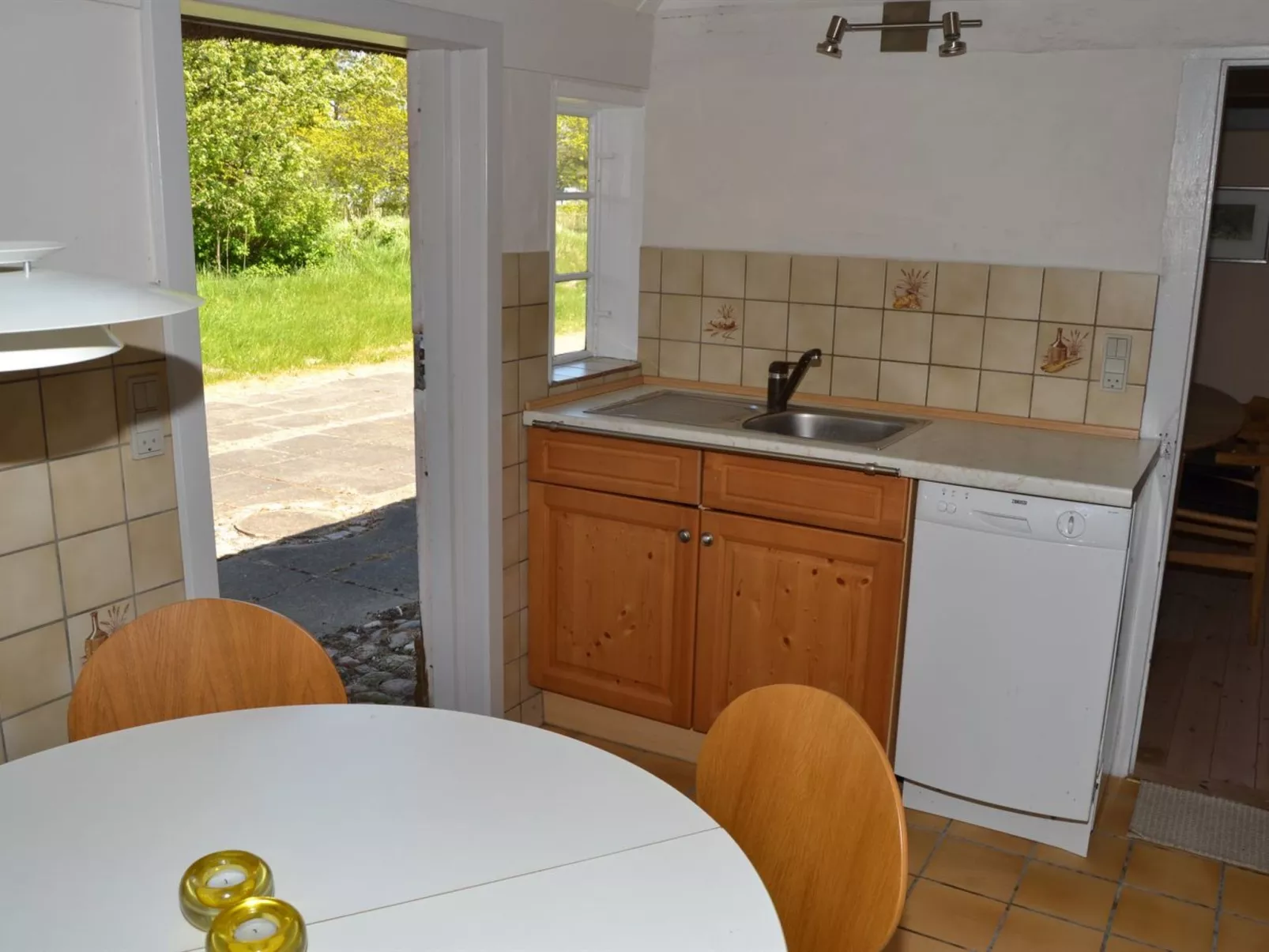 "Botmund" - 3.6km from the sea-Inside