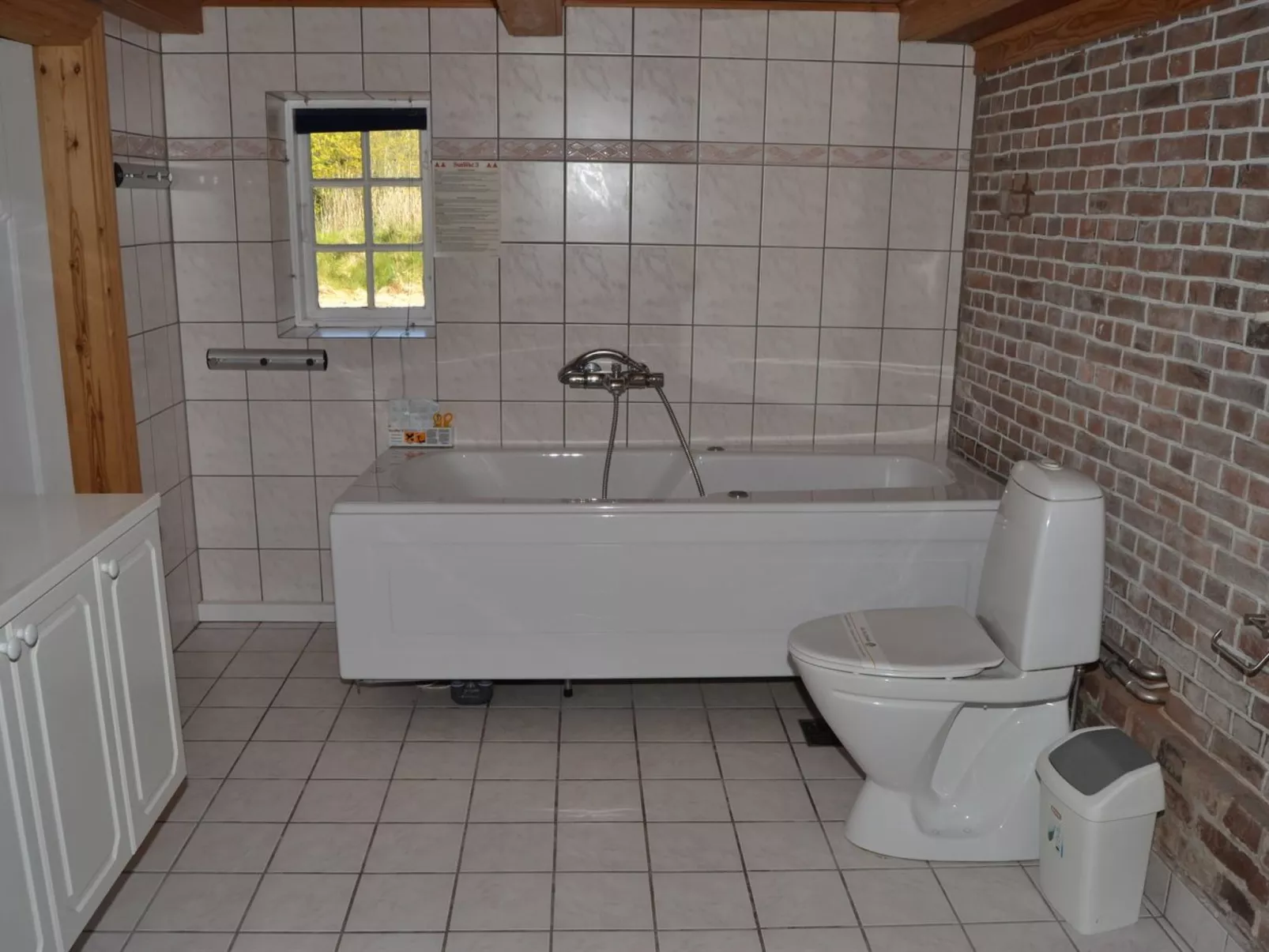 "Botmund" - 3.6km from the sea-Inside