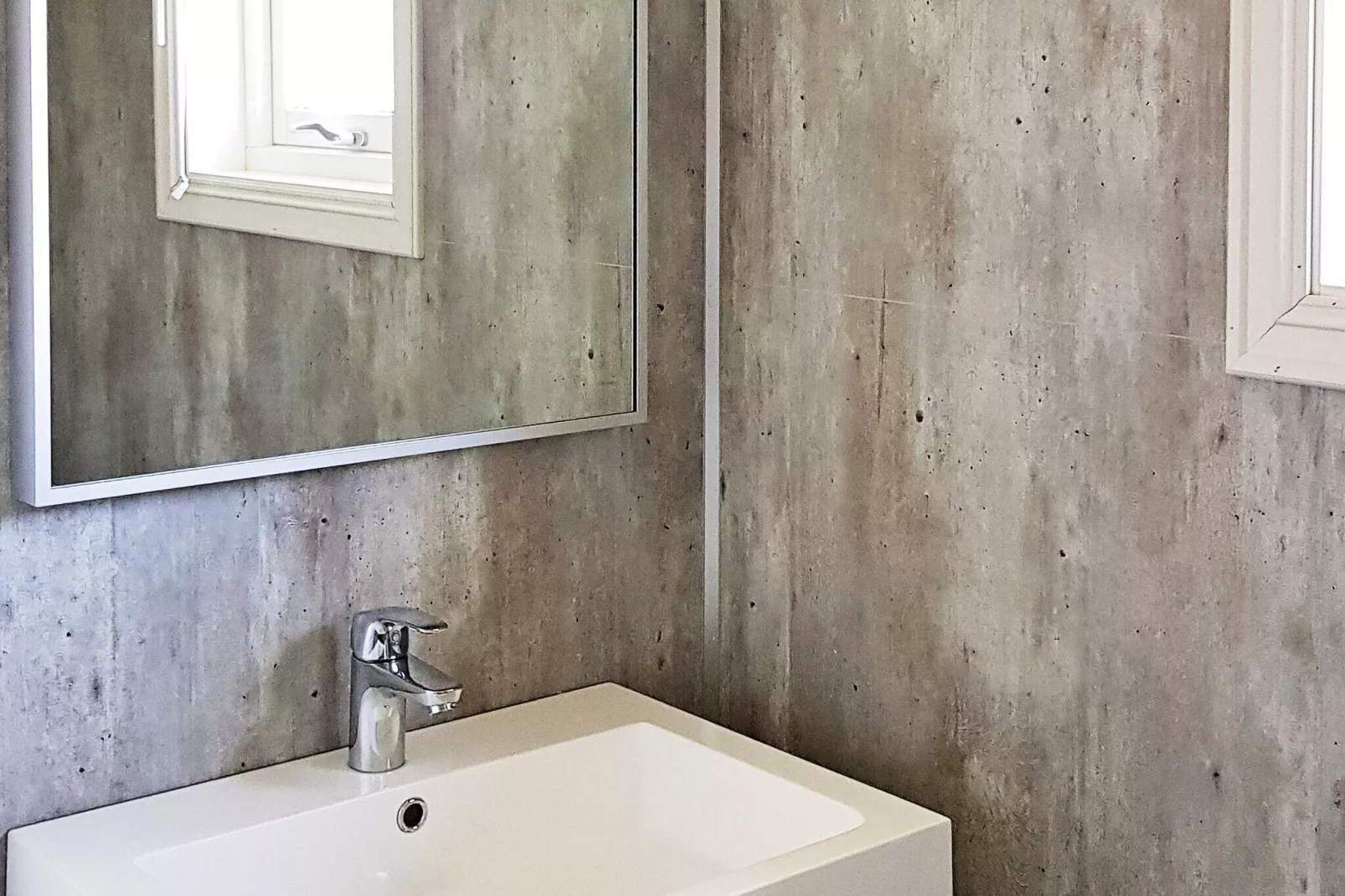 37341 (NEDERSTE HYTTE NR. 2)-Indoor