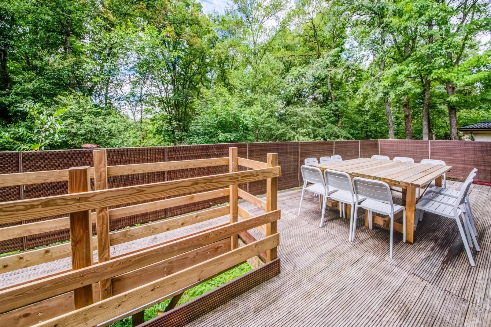 La Coccinelle-Terrace balcony