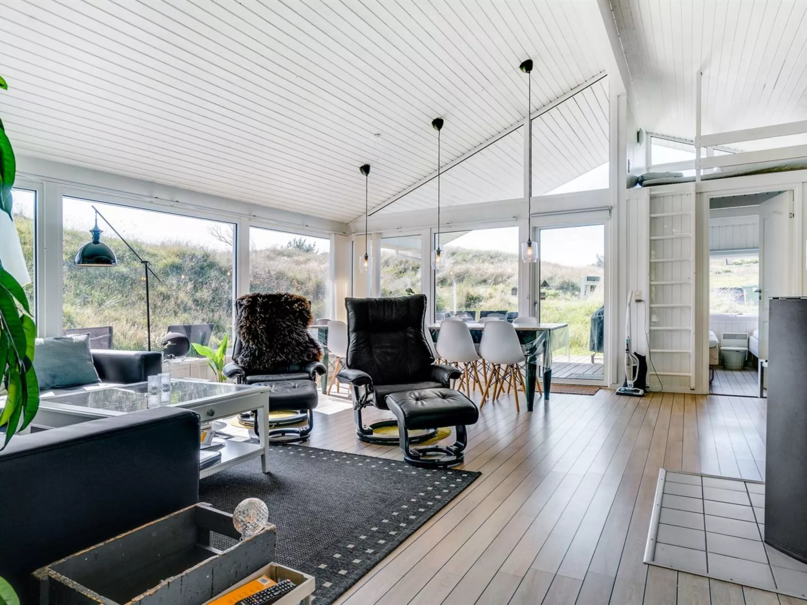"Nilson" - 1.4km from the sea-Inside
