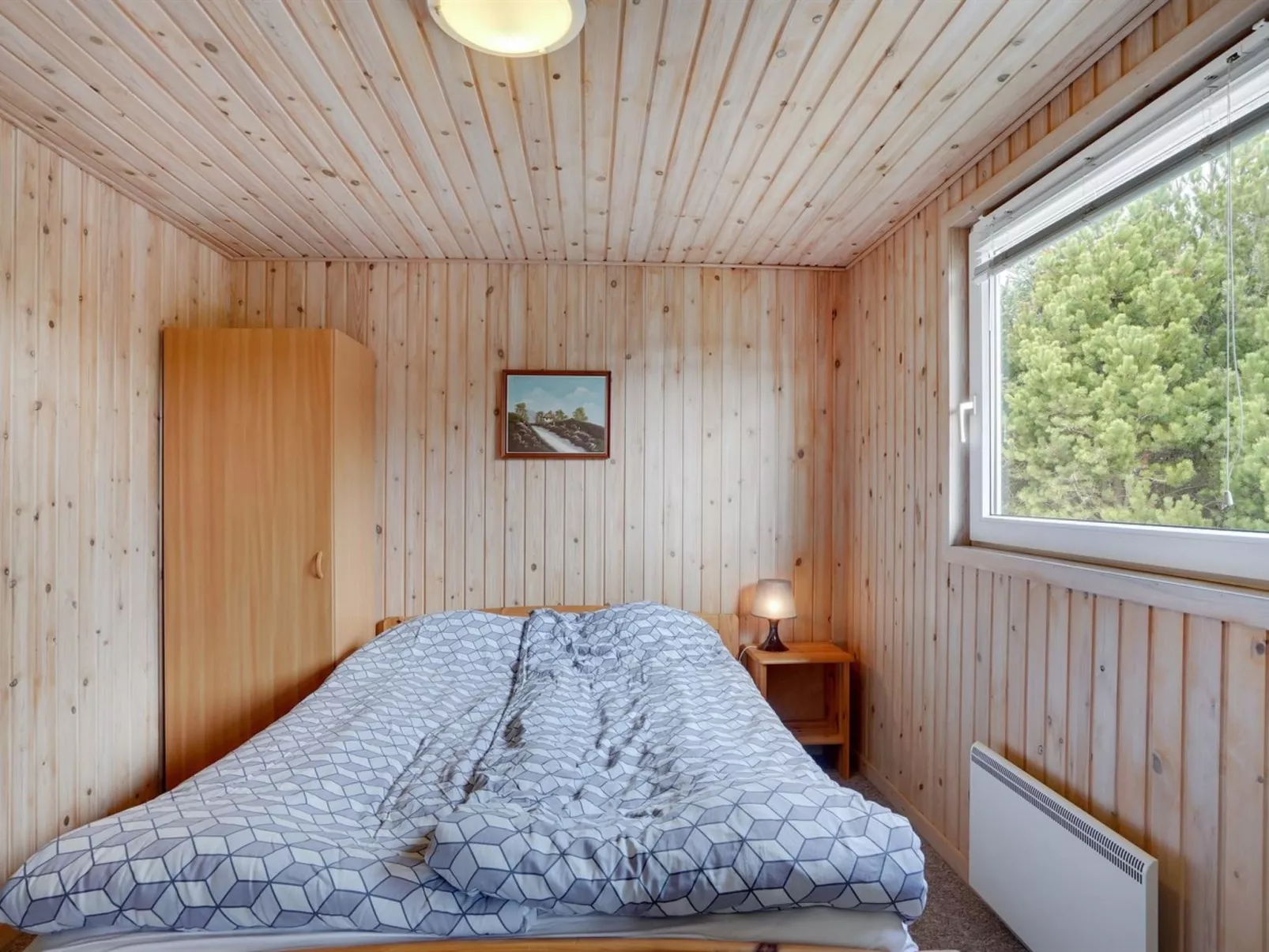 "Asmir" - 1.1km from the sea-Drinnen