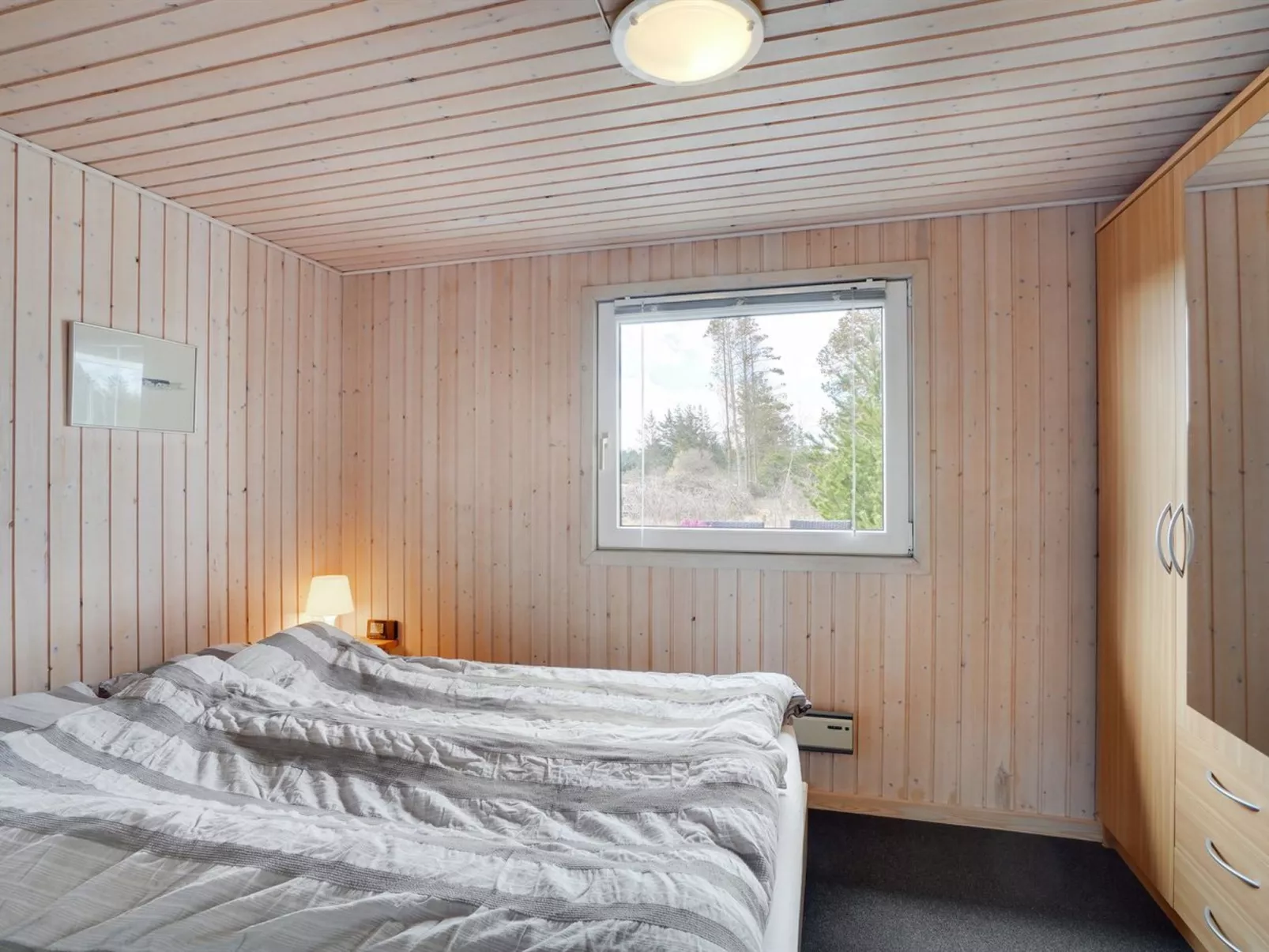 "Asmir" - 1.1km from the sea-Drinnen