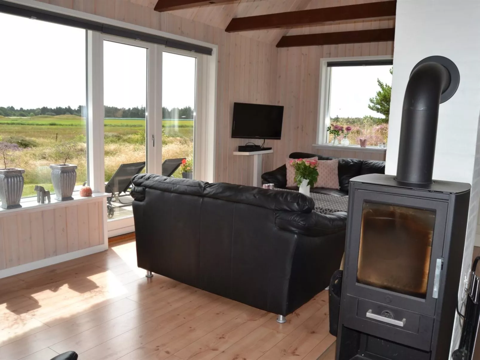 "Clare" - 4km from the sea-Inside
