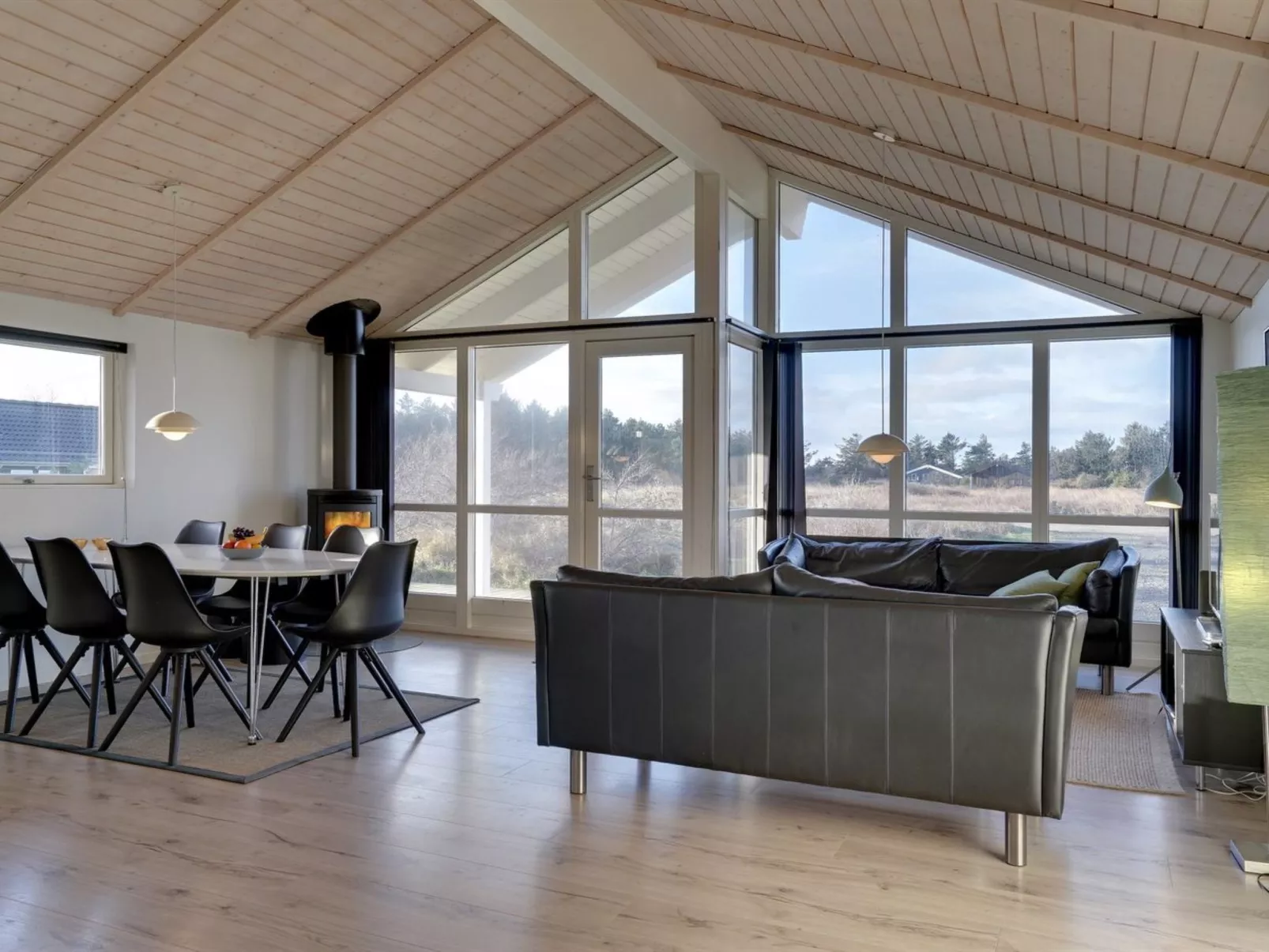 "Frejdis" - 1.1km from the sea-Inside