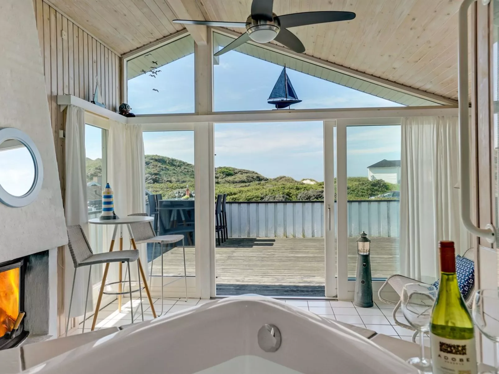 "Rutha" - 45m from the sea-Inside