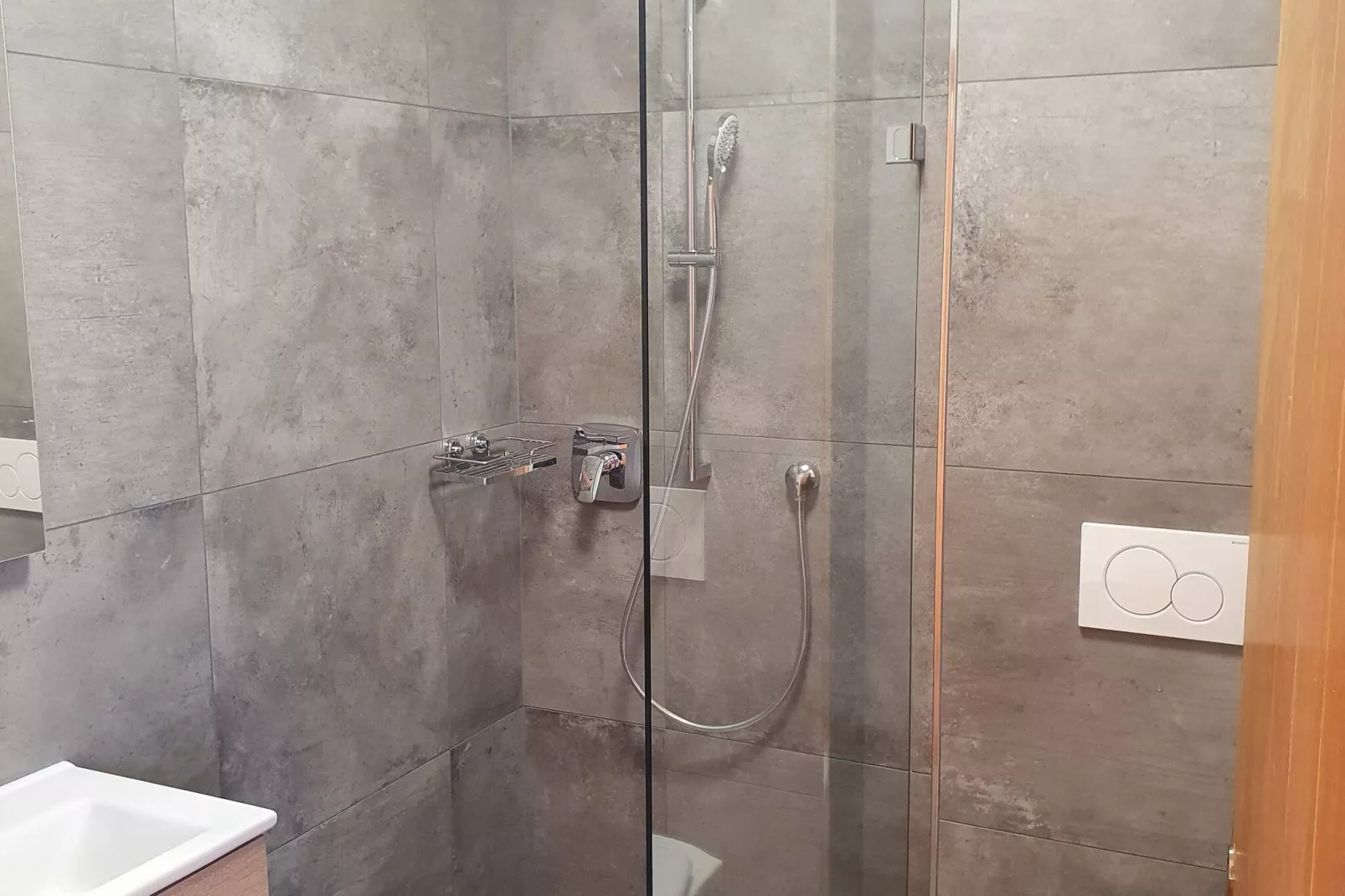 Gästehaus Flatscher-Bathroom