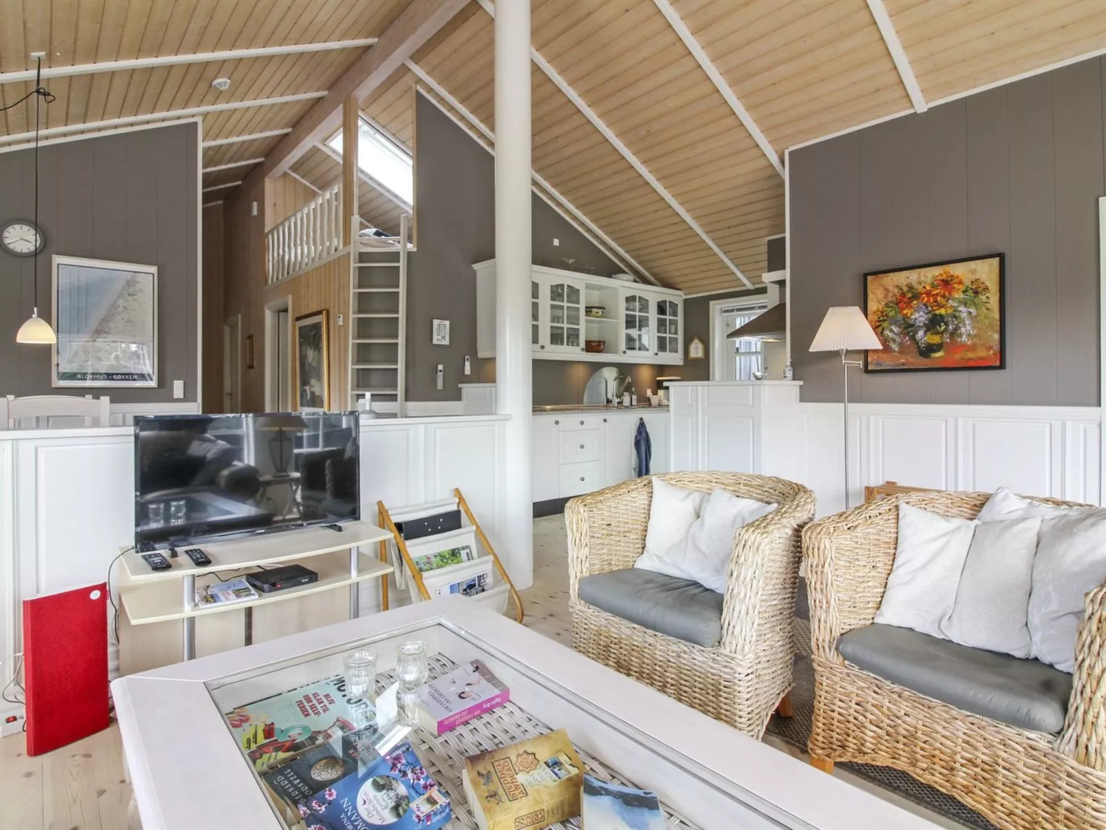 "Jens" - 425m from the sea-Drinnen