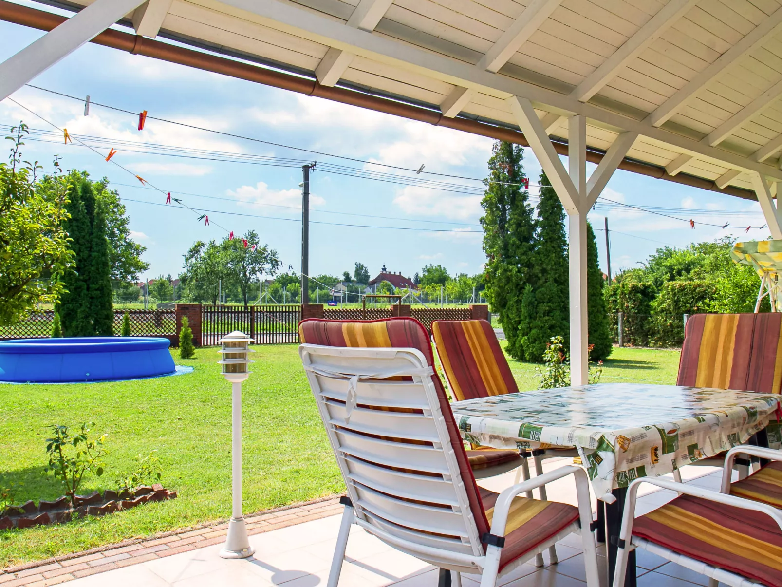 Grand Jardin-Inside