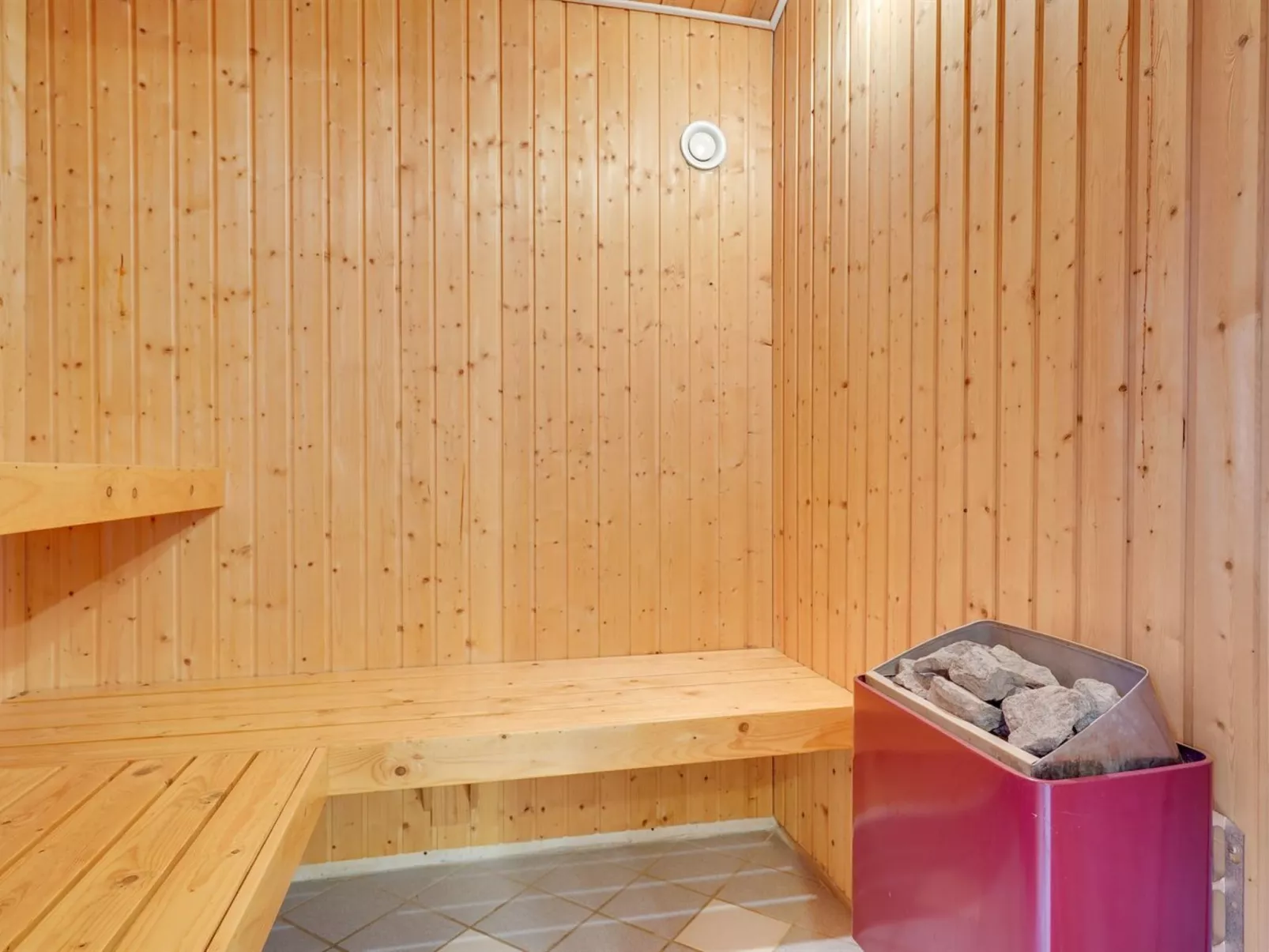 "Absalon" - 29km from the sea-Inside