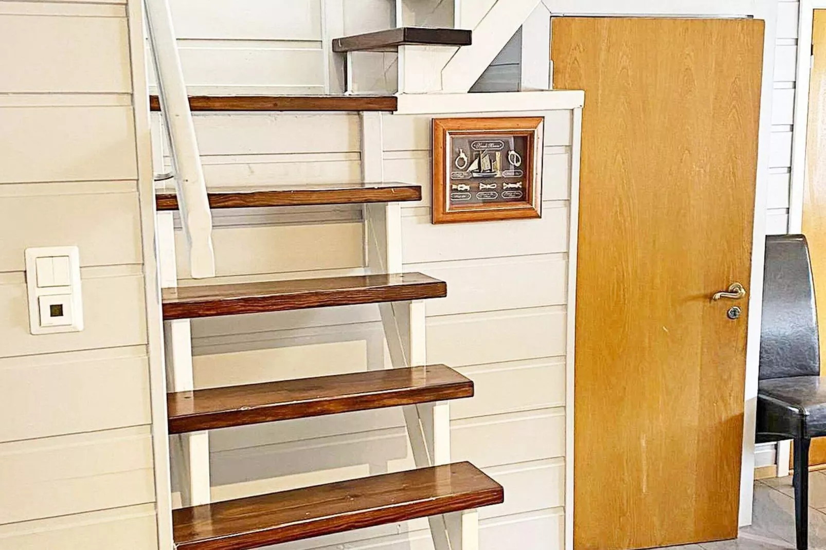 37596 JARLE-Indoor