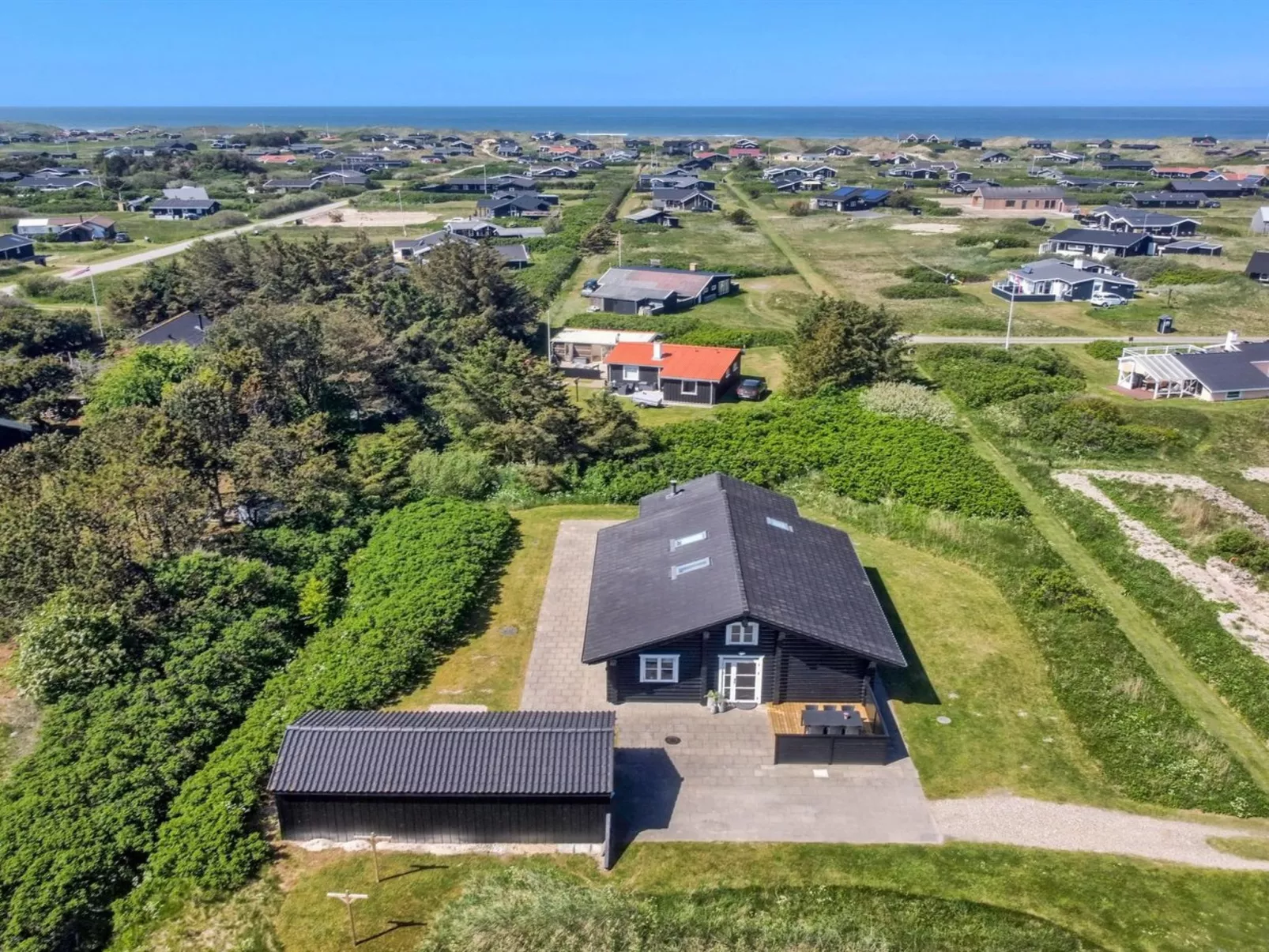 "Salmund" - 600m from the sea-Outside