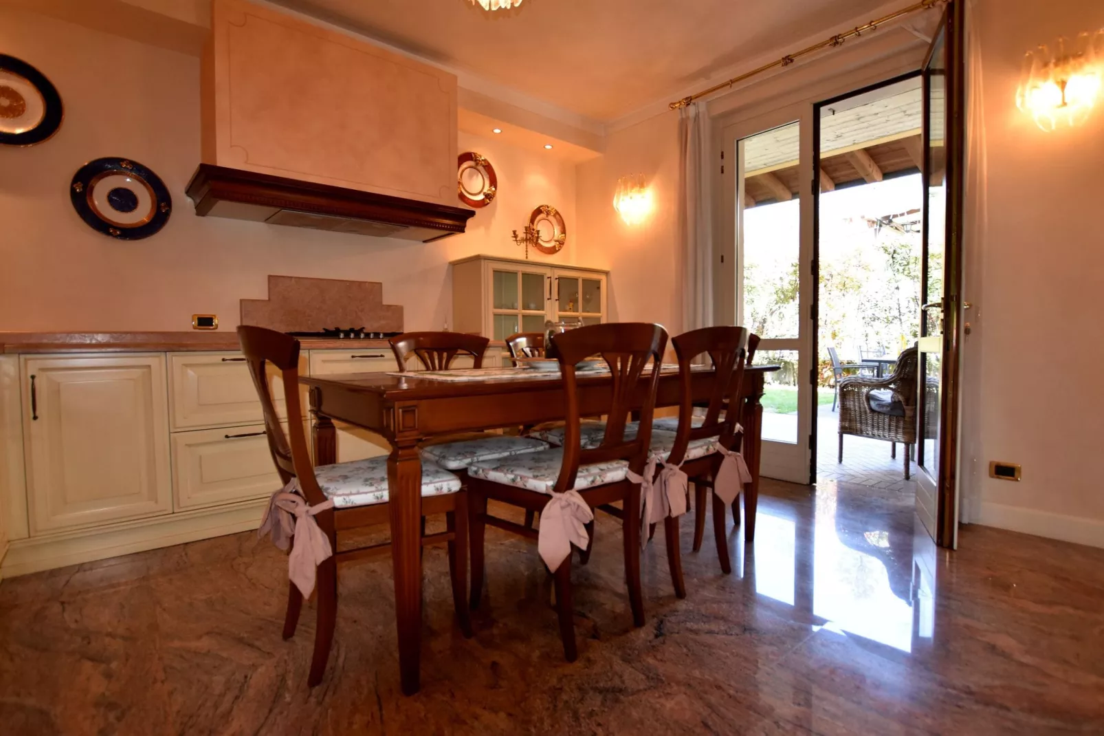 Franciacorta-Dining room