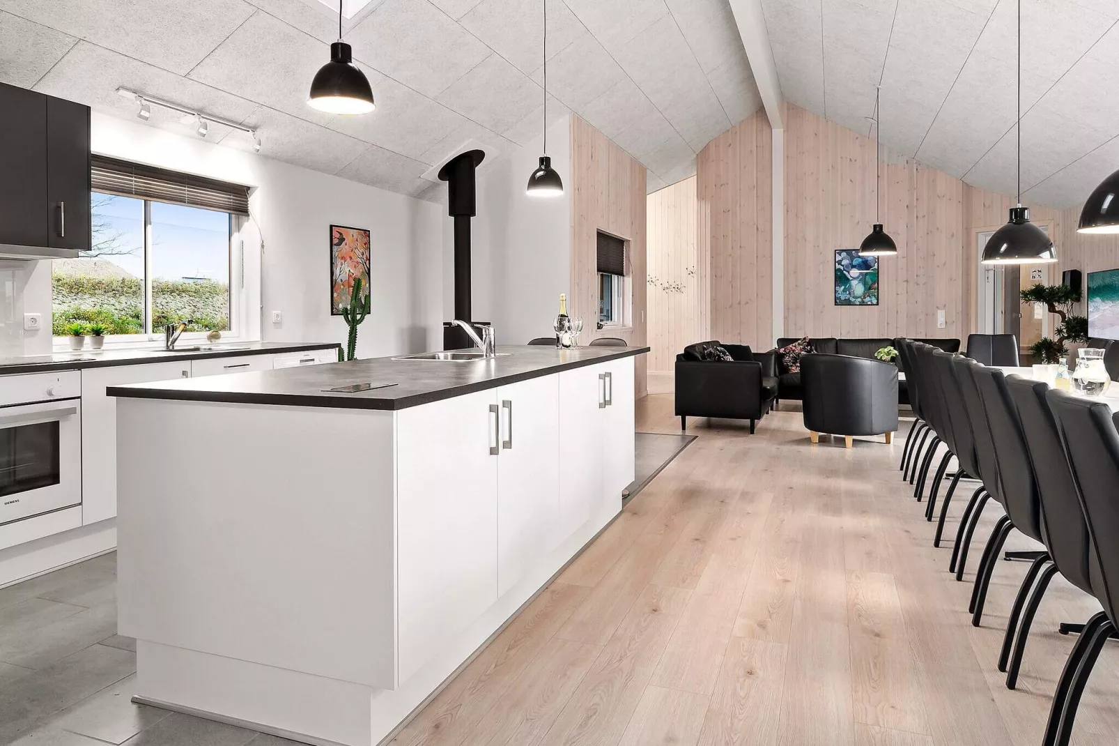 24 Personen Ferienhaus in Hasselberg-Innenbereich