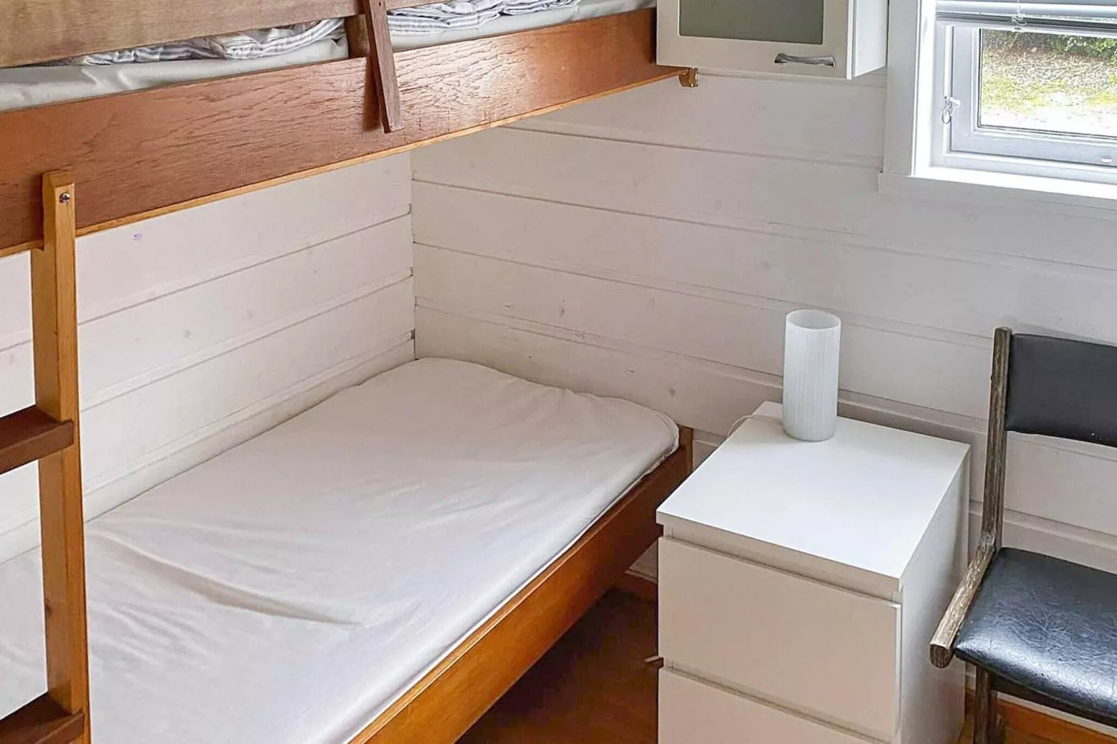 37596 JARLE-Indoor