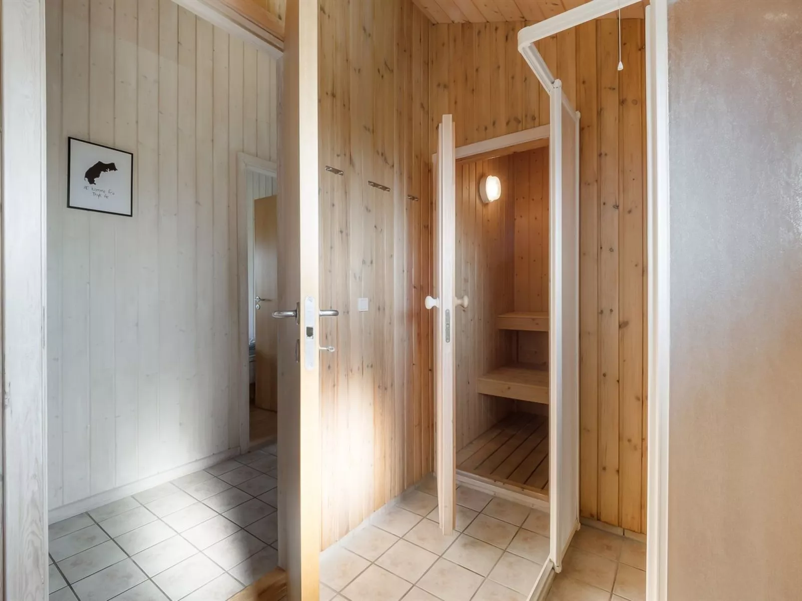"Suometar" - 400m from the sea-Inside