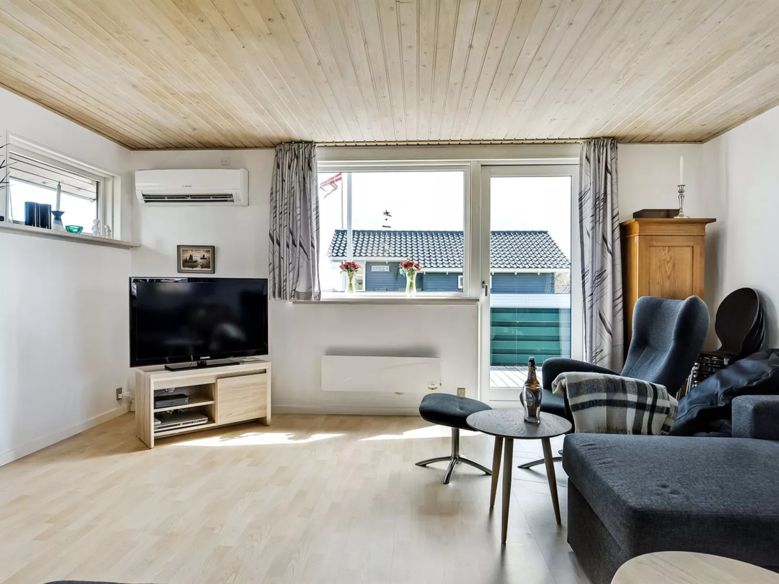 "Eldar" - 5m from the sea-Inside