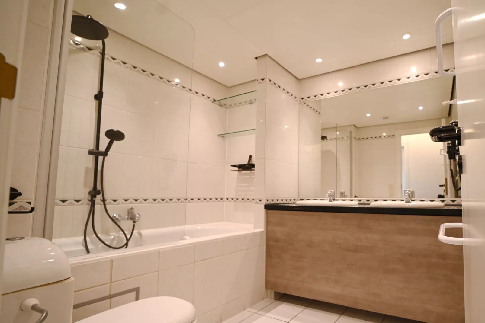 Résidence Durbuy 17-Bathroom