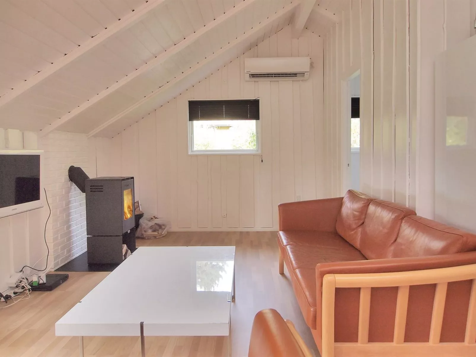"Wraghi" - 133m from the sea-Inside