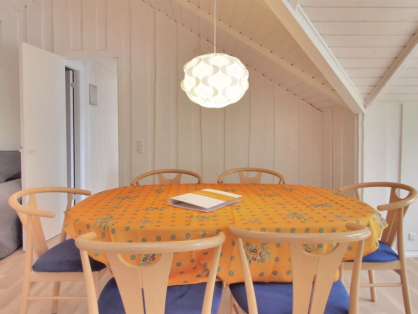 "Wraghi" - 133m from the sea-Inside