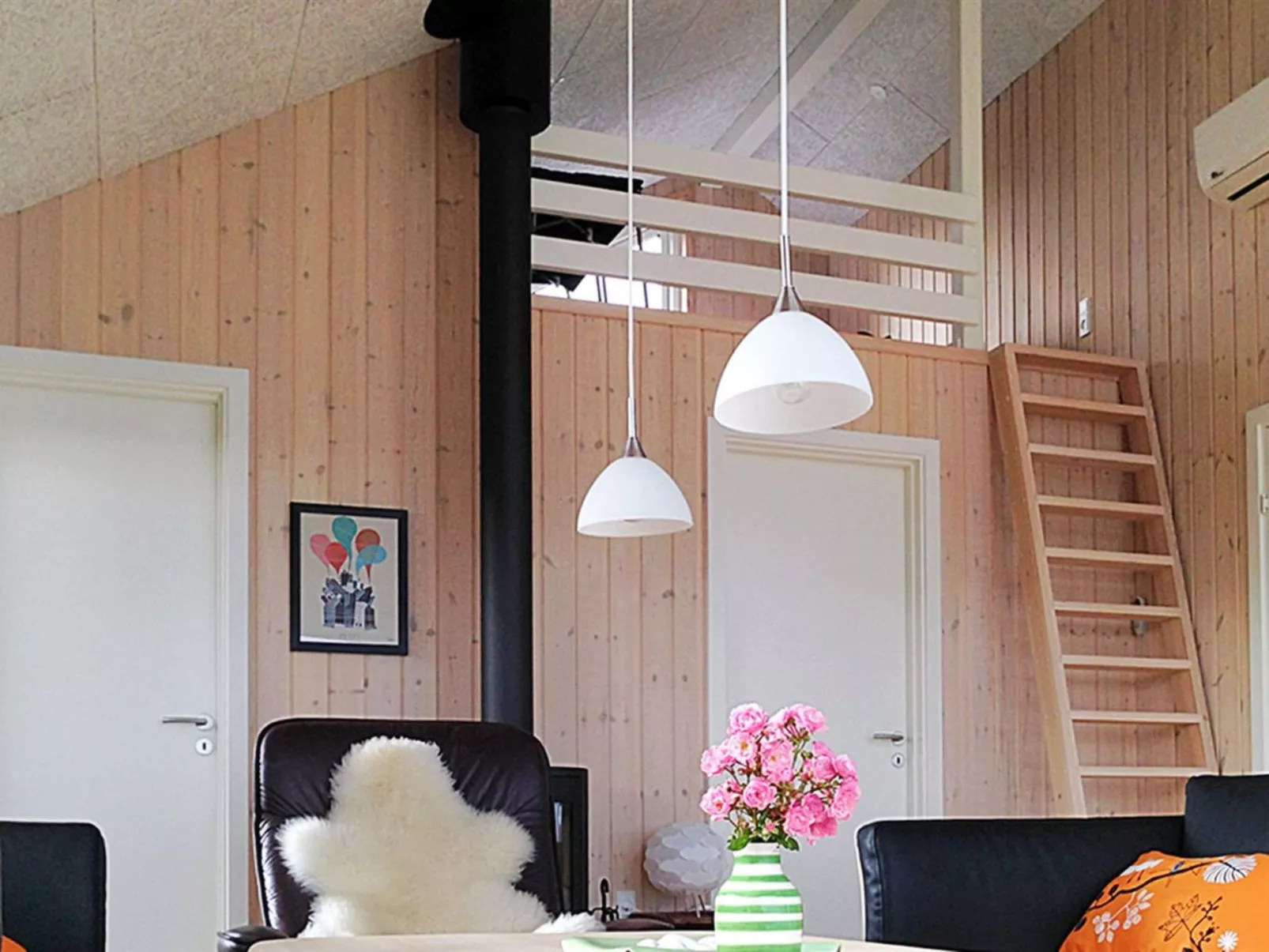 "Majbritt" - 50m from the sea-Inside