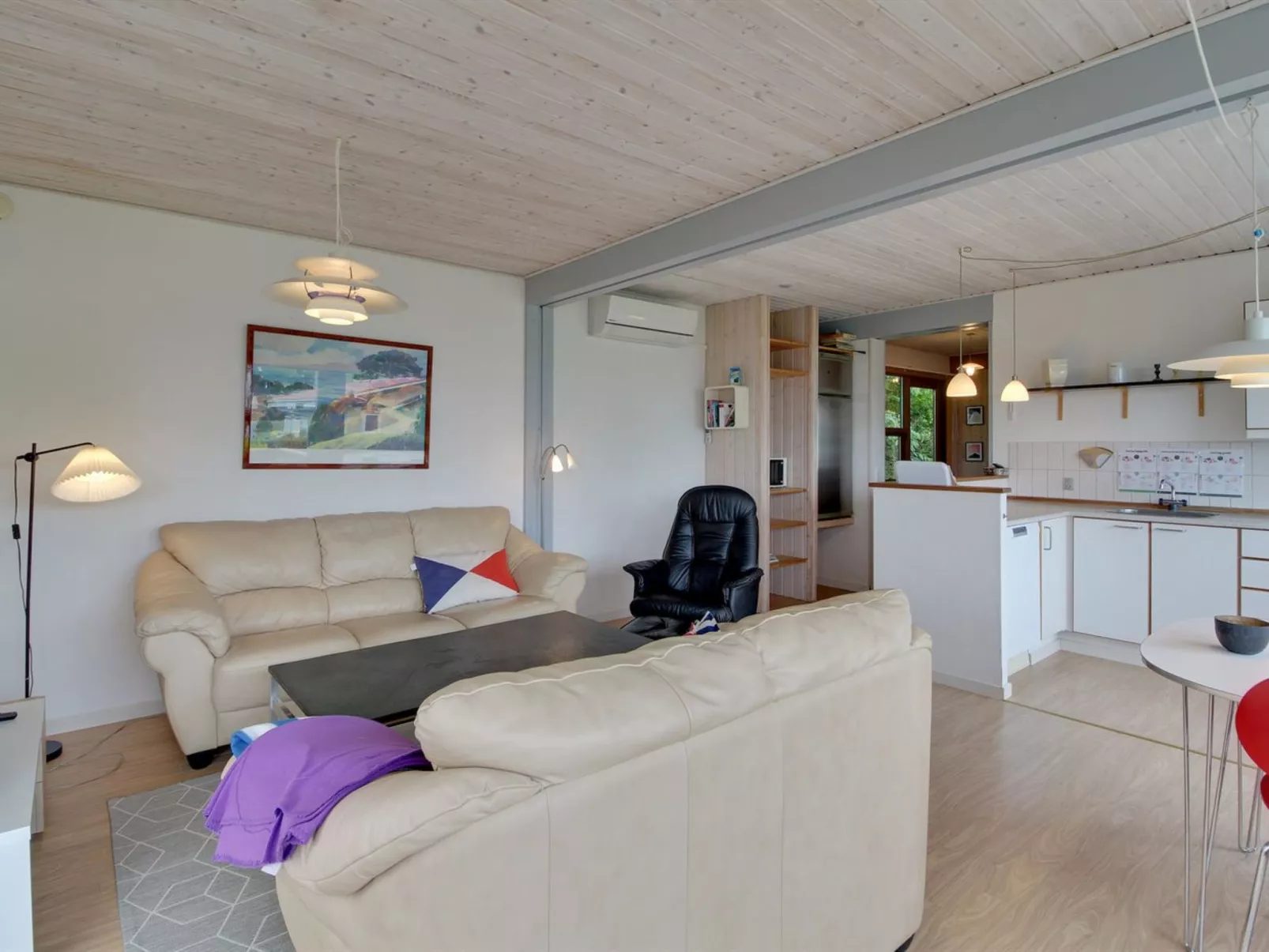 "Giselle" - 150m from the sea-Inside