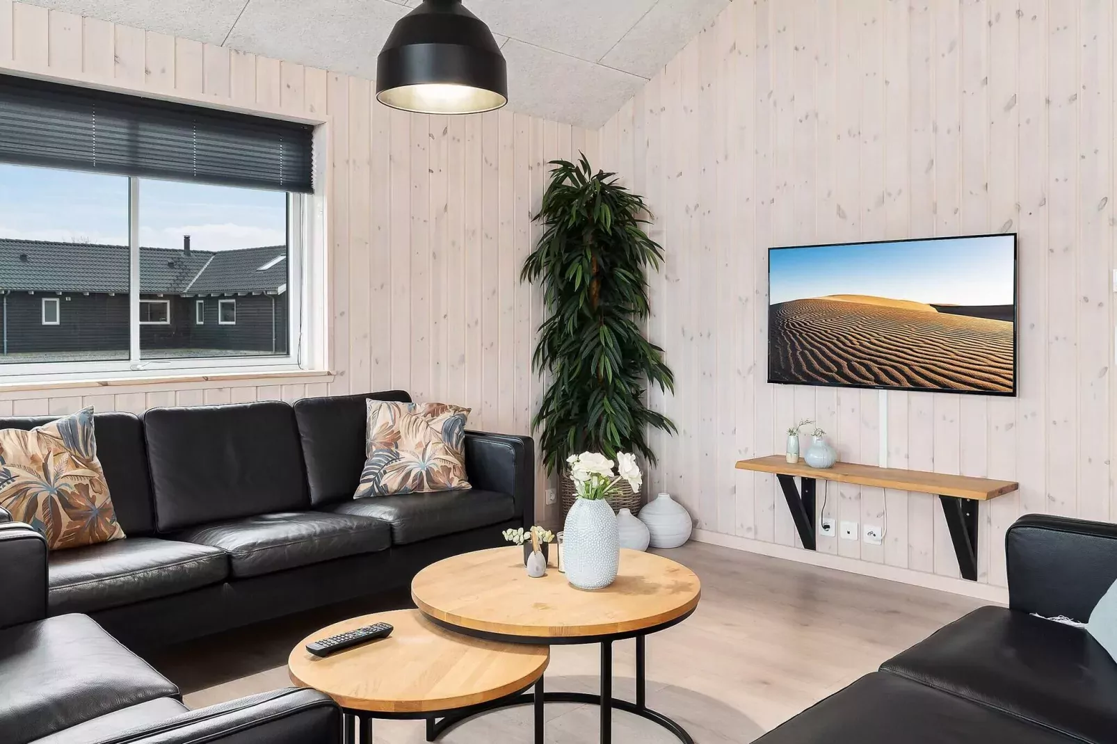 18 person holiday home in Hasselberg-Indoor