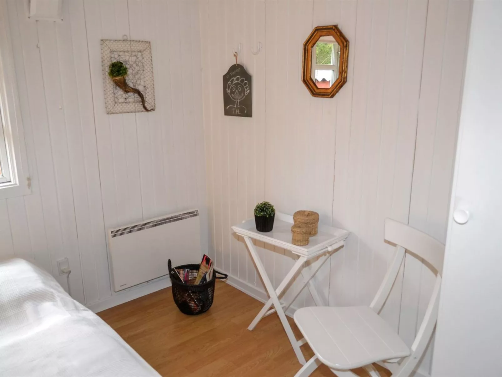 "Andon" - 2.7km from the sea-Inside
