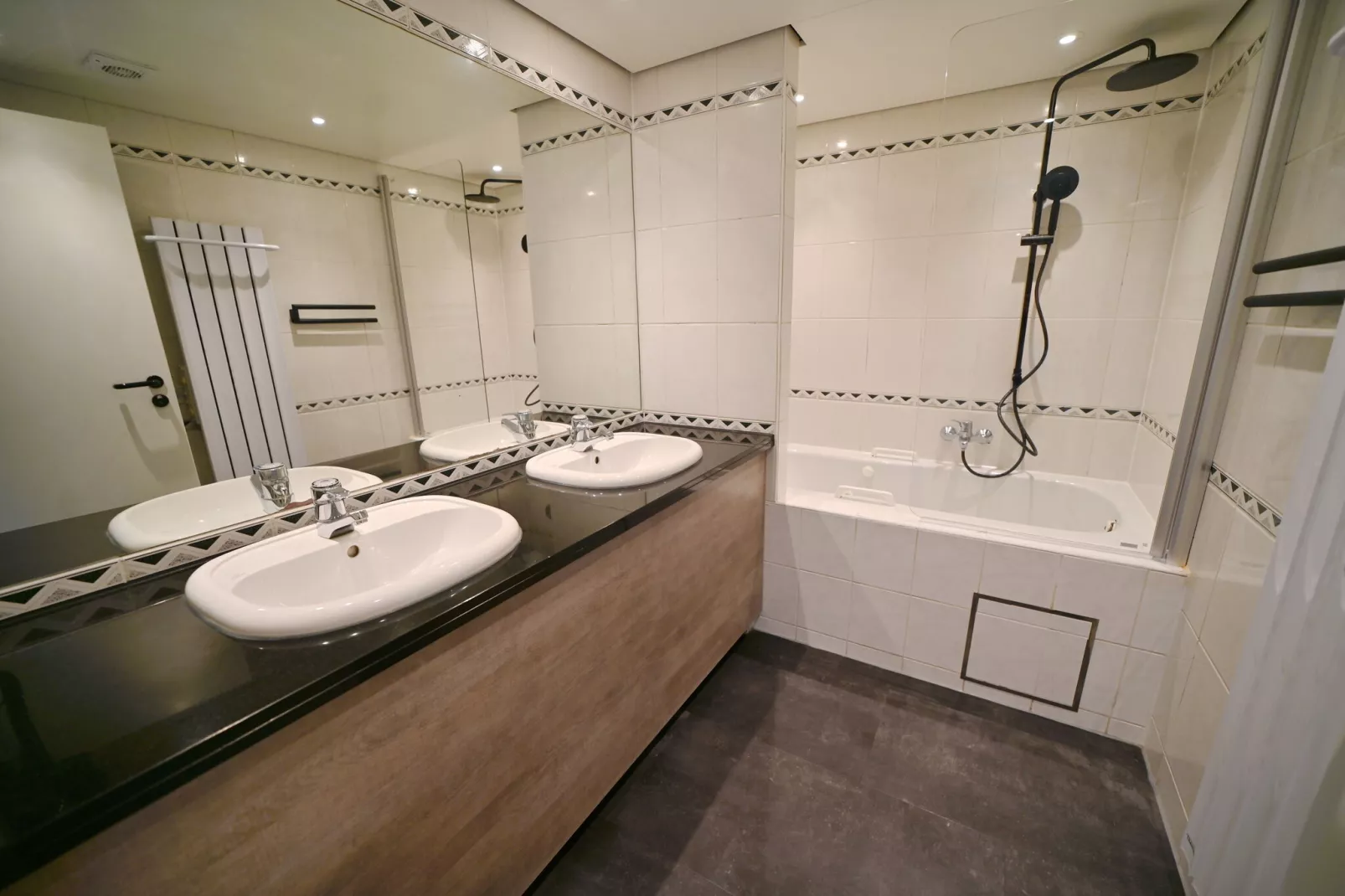 Résidence Durbuy 18-Bathroom