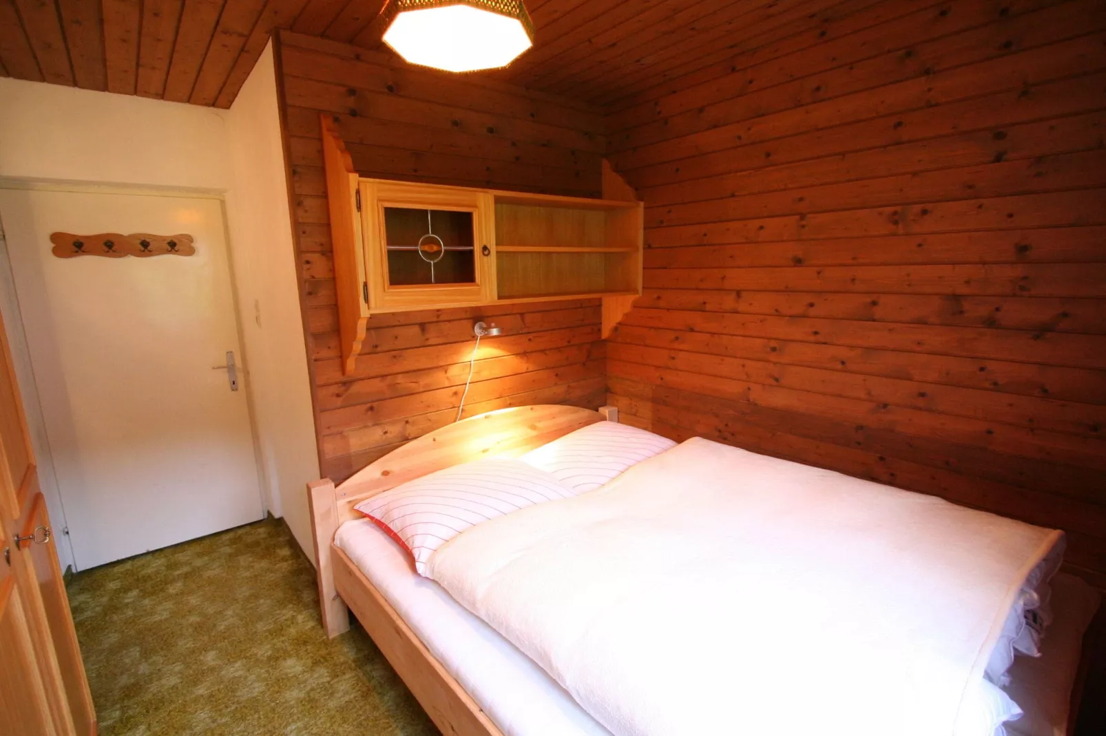 Haus Oma Wetti-Bedroom