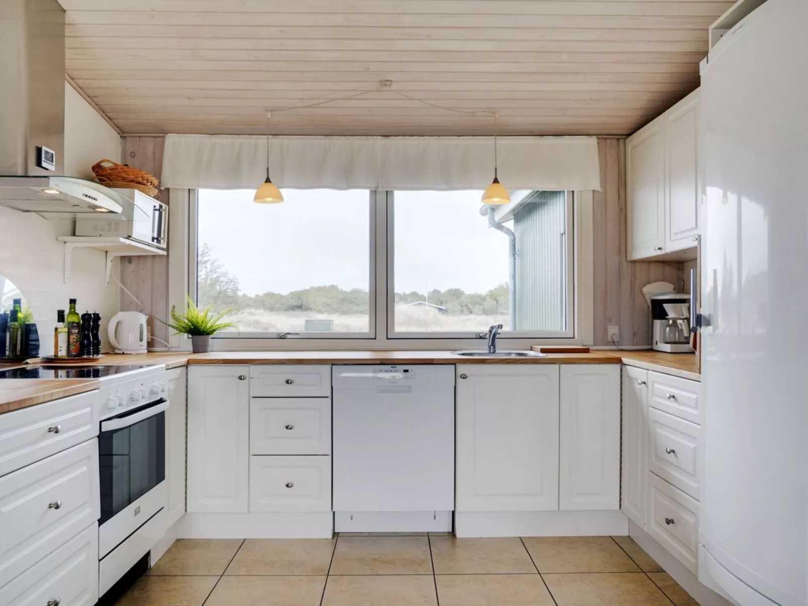 "Elco" - 450m from the sea-Drinnen