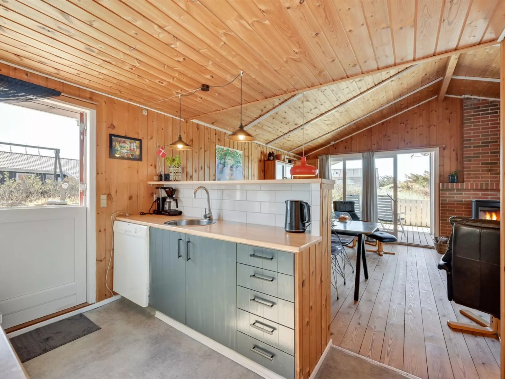 "Brigit" - 200m from the sea-Drinnen