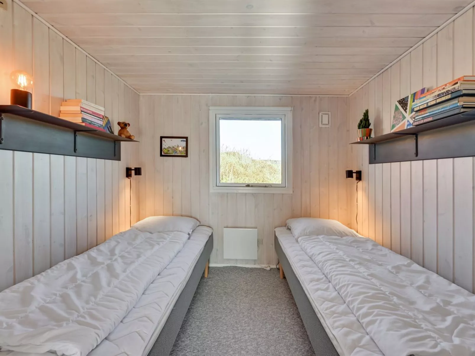 "Brigit" - 200m from the sea-Drinnen