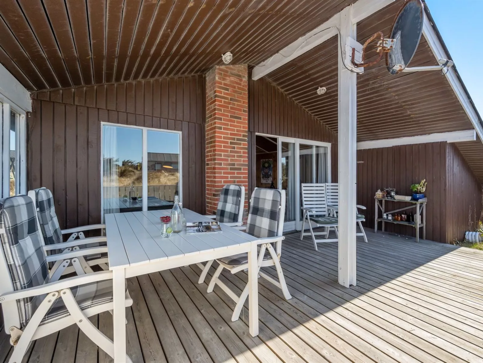 "Brigit" - 200m from the sea-Drinnen