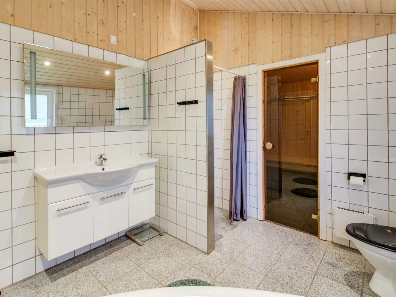 "Gurly" - 25km from the sea-Inside