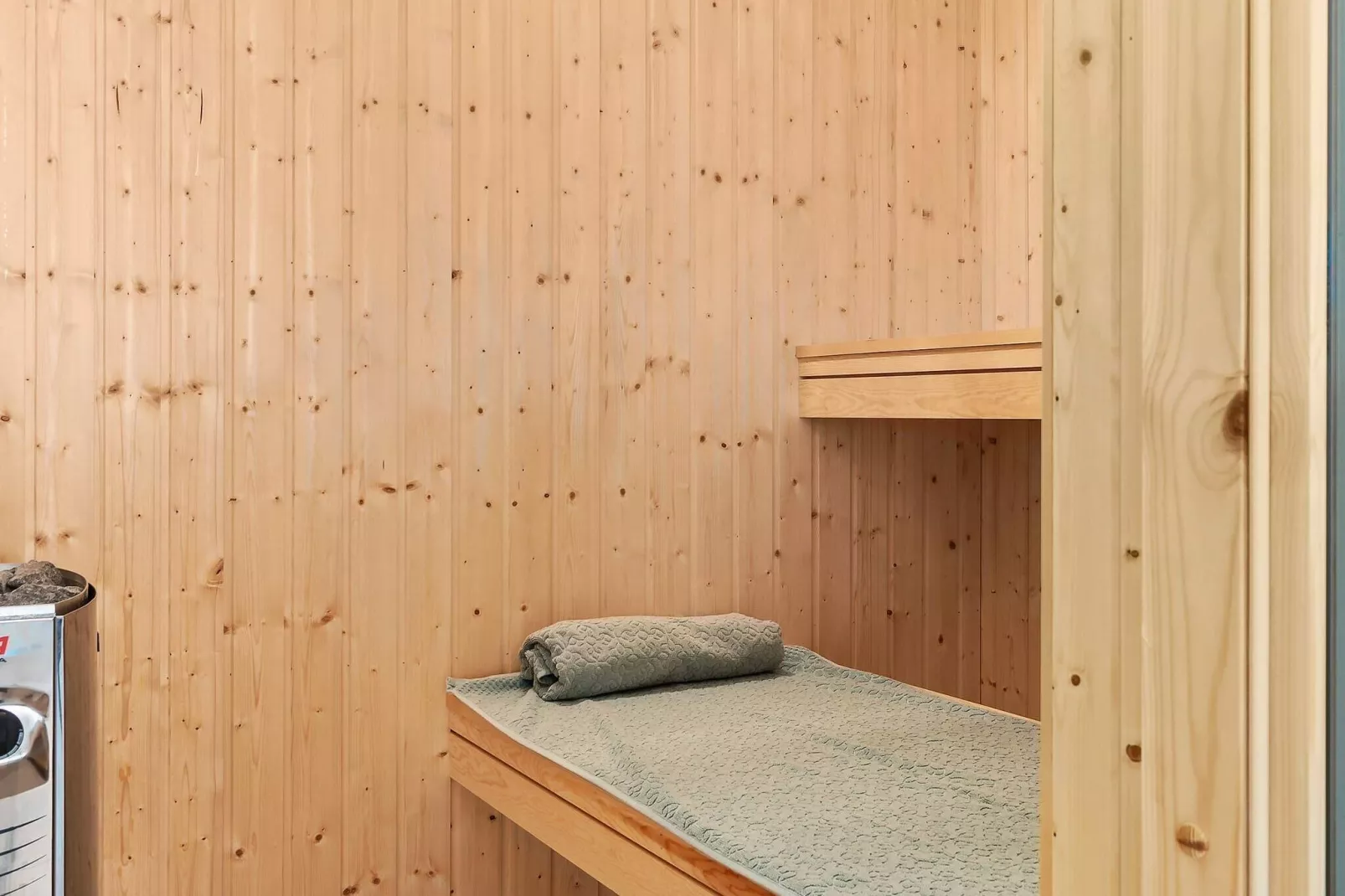 18 Personen Ferienhaus in Hasselberg-Sauna