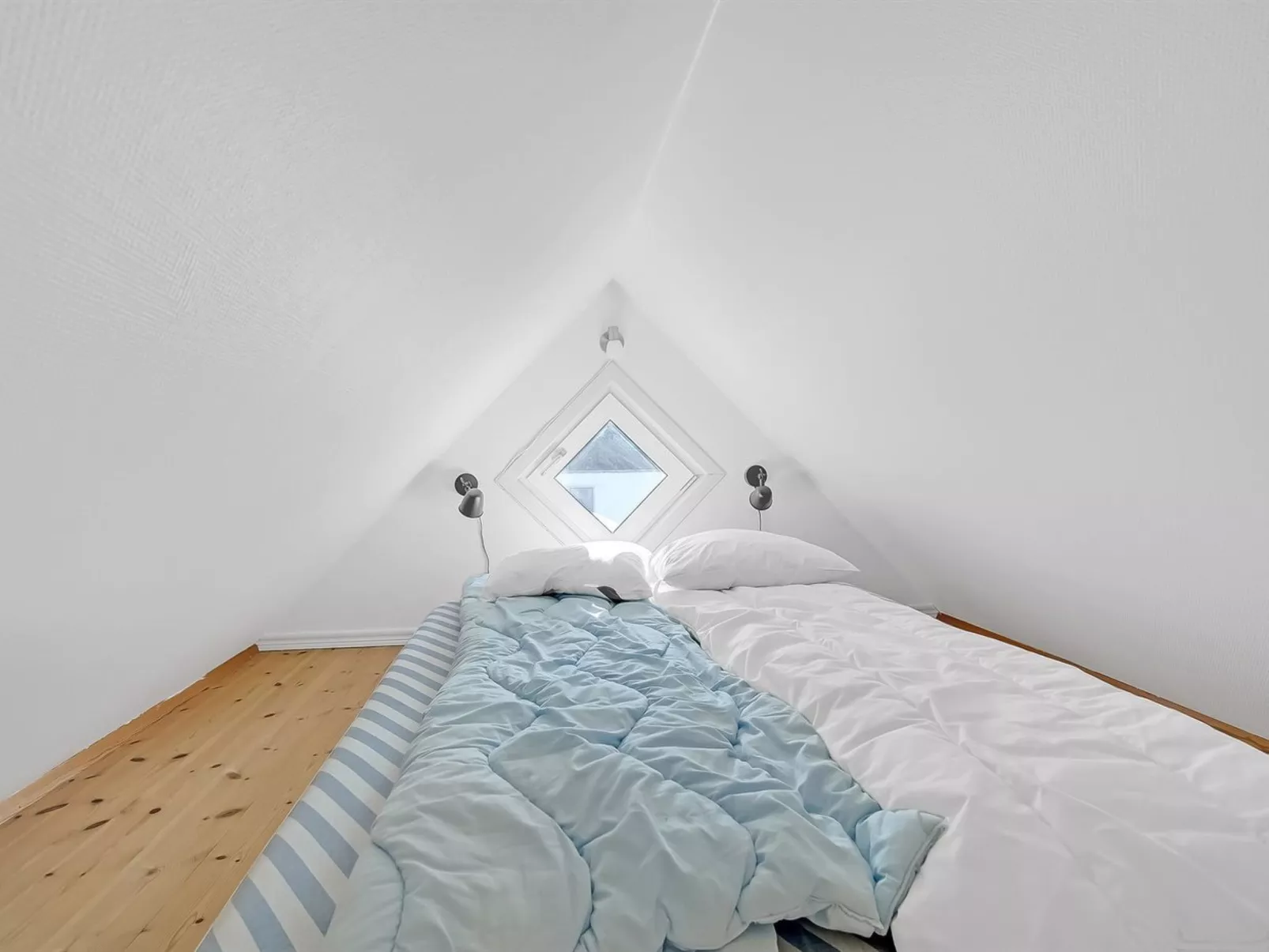 "Poulsen" - 200m from the sea-Inside