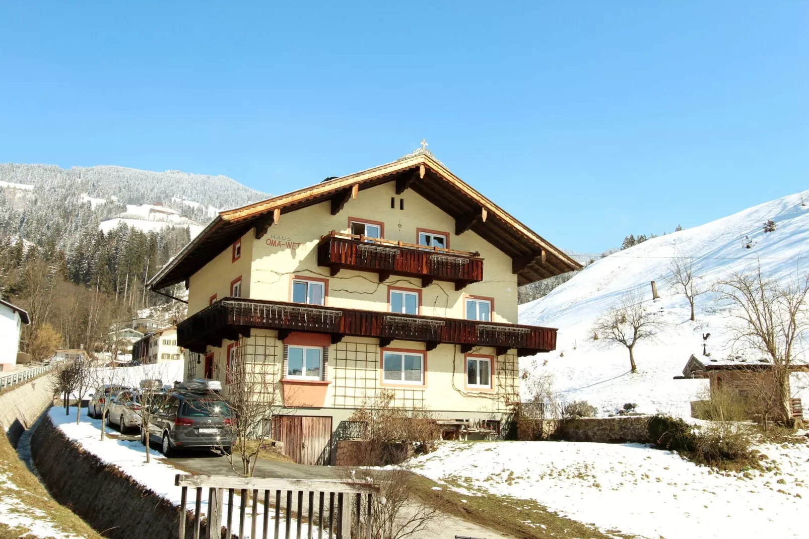 Haus Oma Wetti-Exterior winter