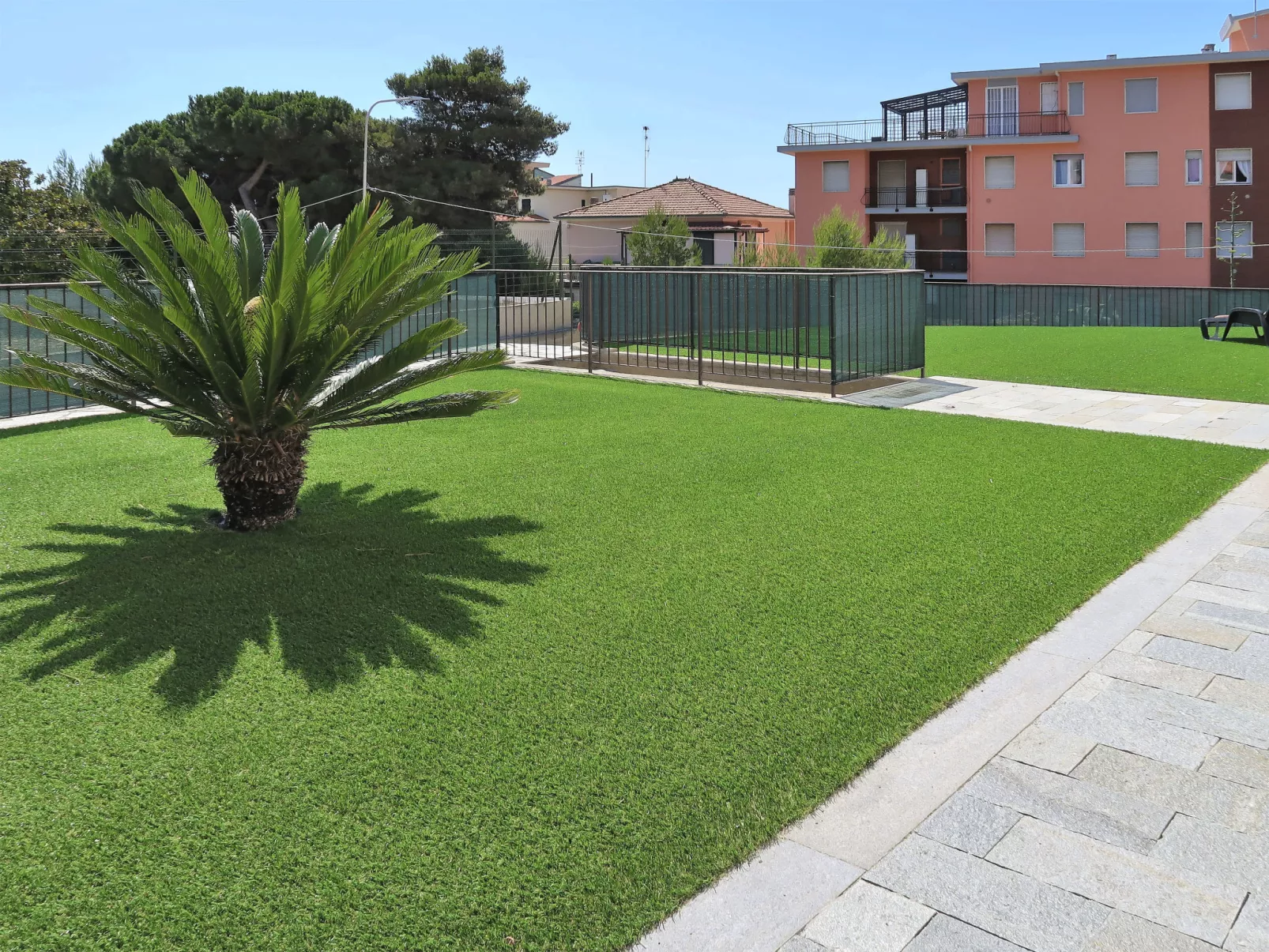 Riva Mare-Outside