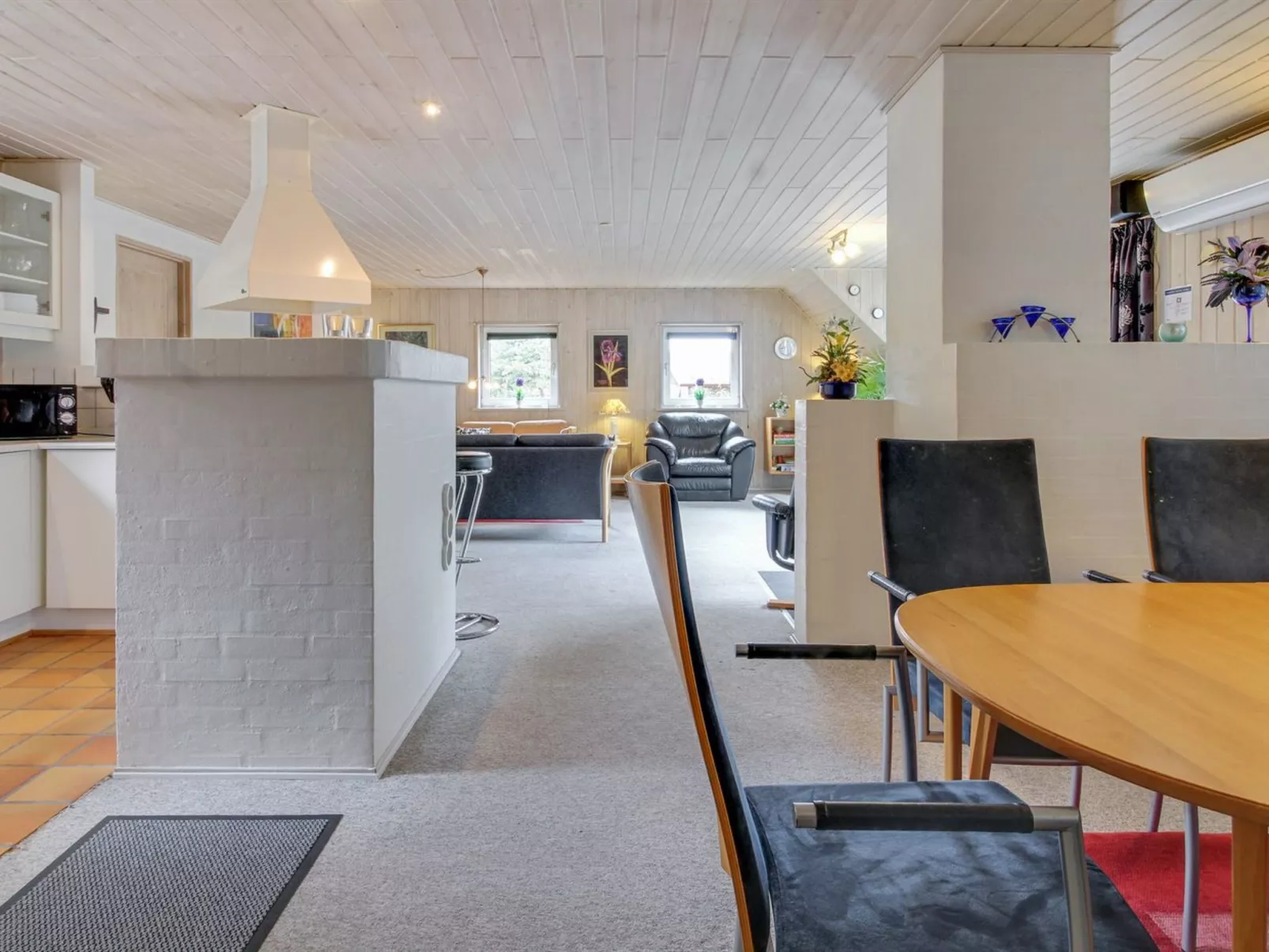 "Tuula" - 1.1km from the sea-Inside