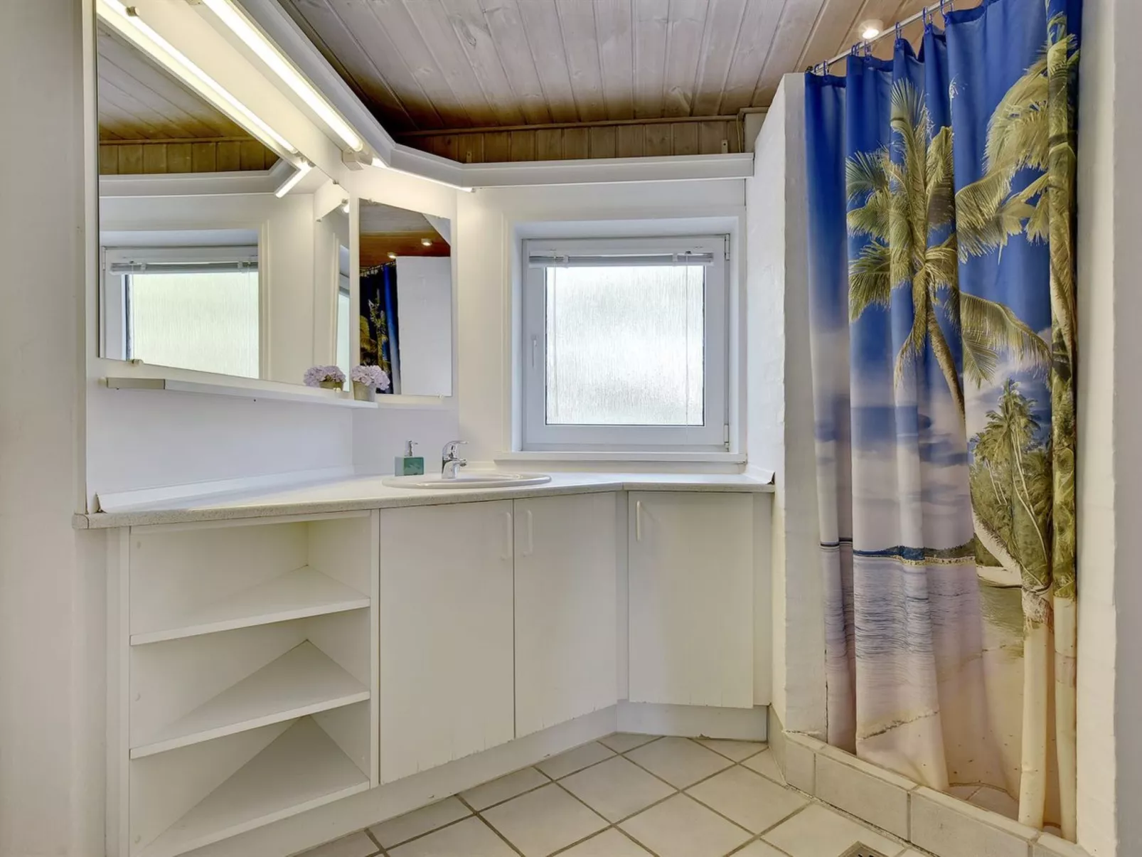 "Tuula" - 1.1km from the sea-Inside