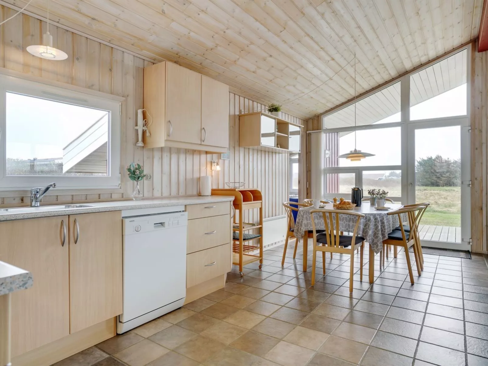 "Emi" - 250m from the sea-Inside
