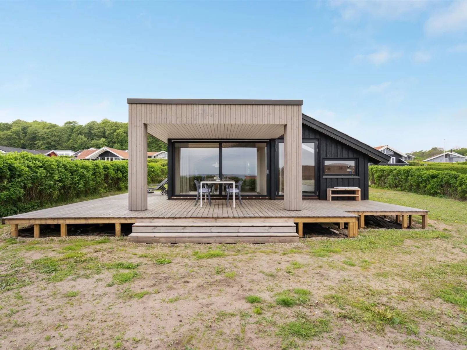 "Ely" - 300m from the sea-Outside