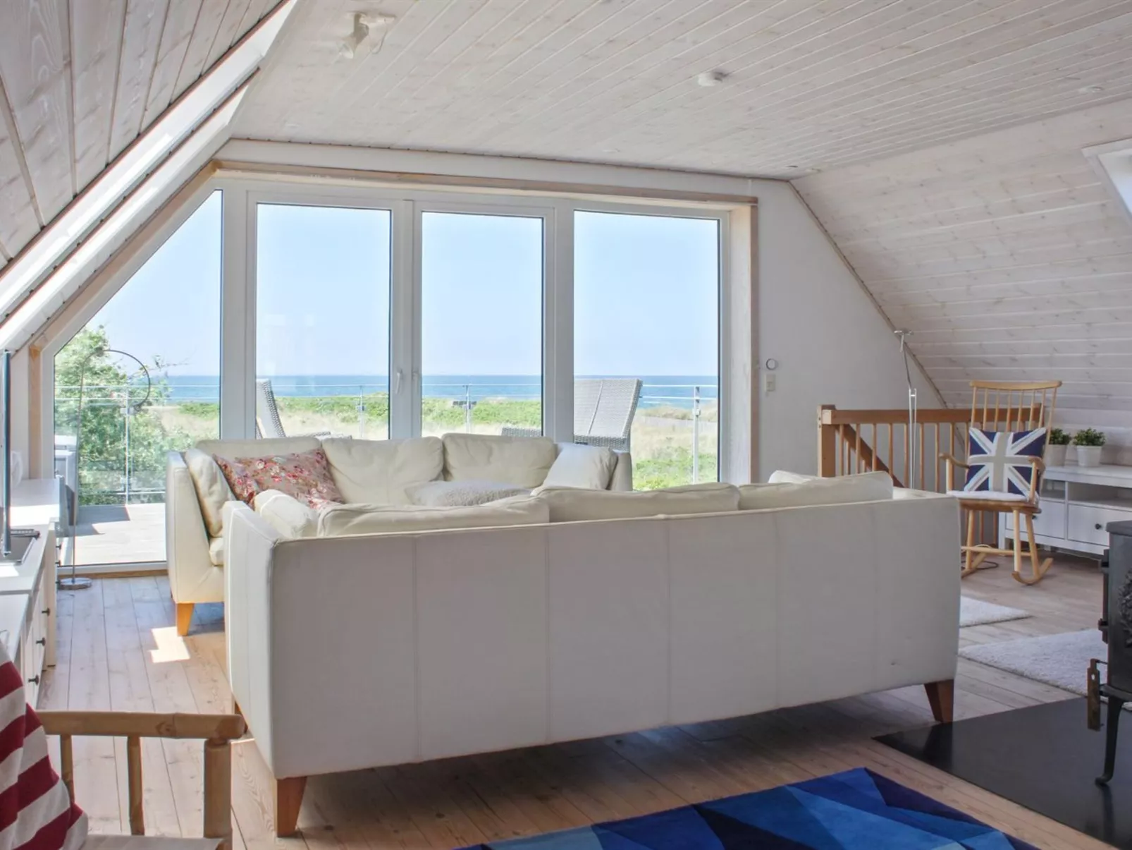 "Brun" - 60m from the sea-Drinnen