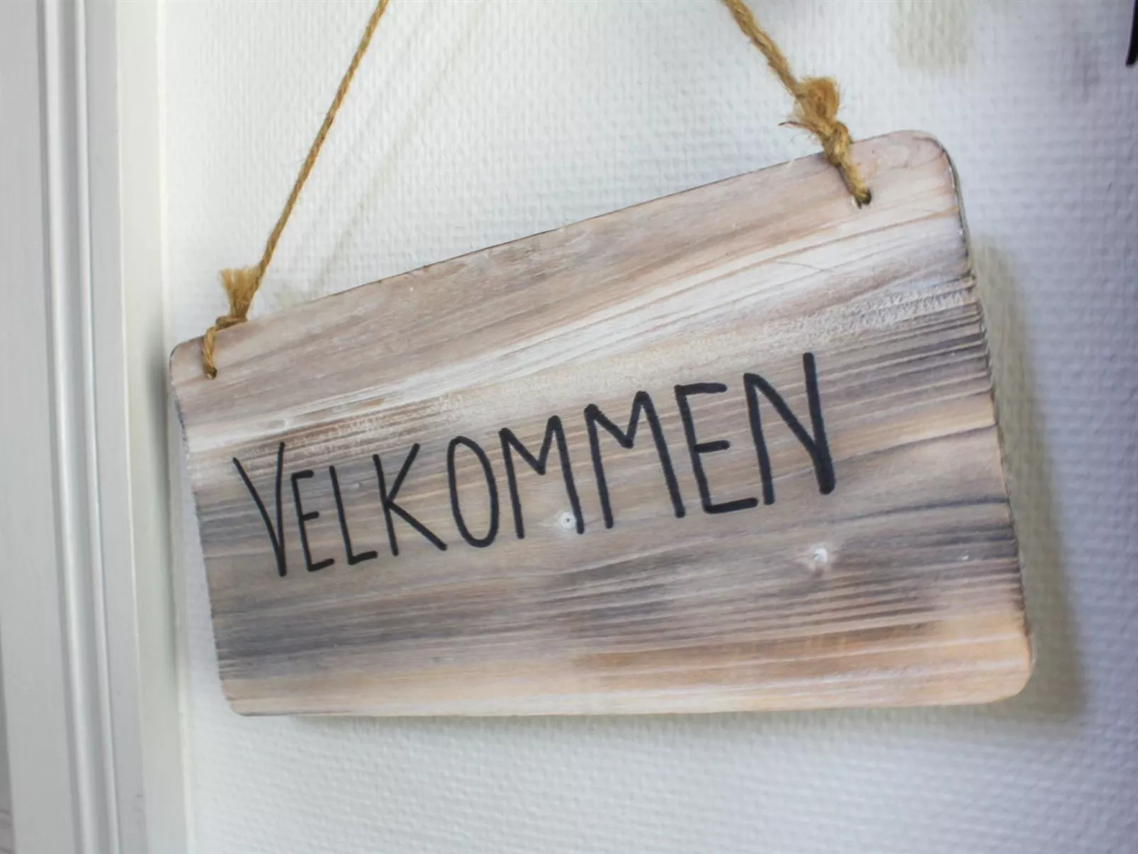 "Brun" - 60m from the sea-Drinnen