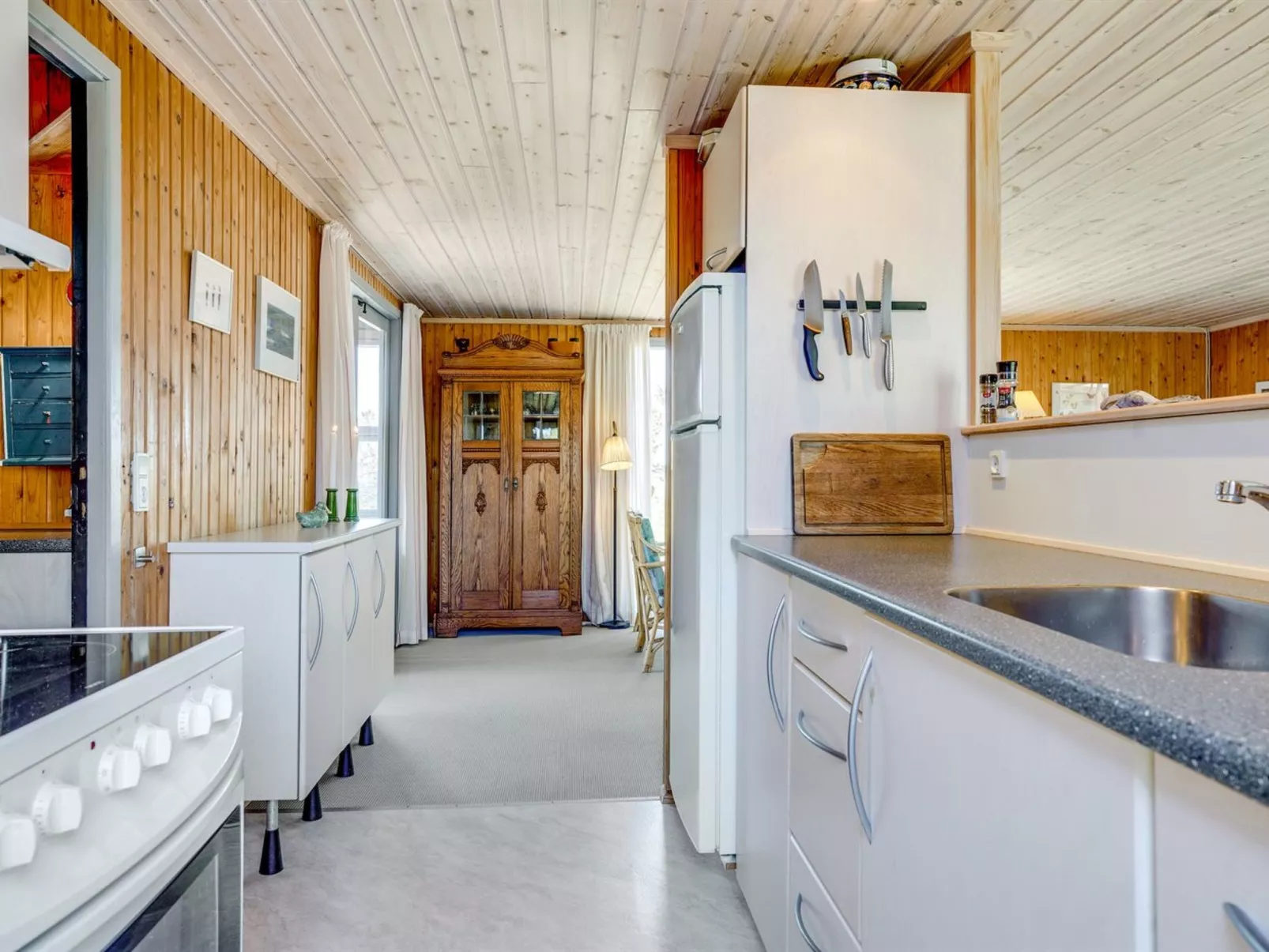 "Petersen" - 50m from the sea-Dedans
