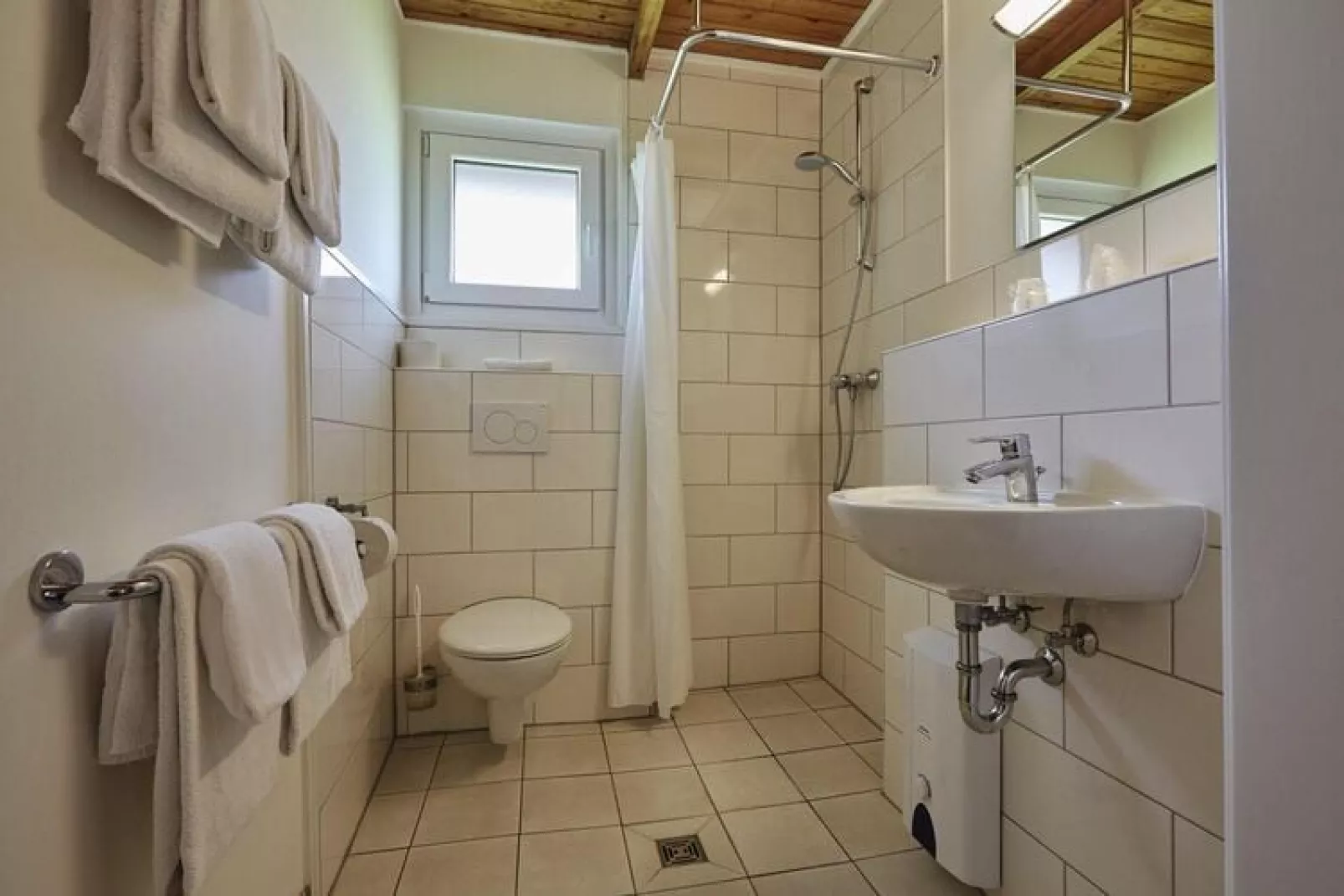 Blockhaus Normalpreis 5 Pers-Bathroom
