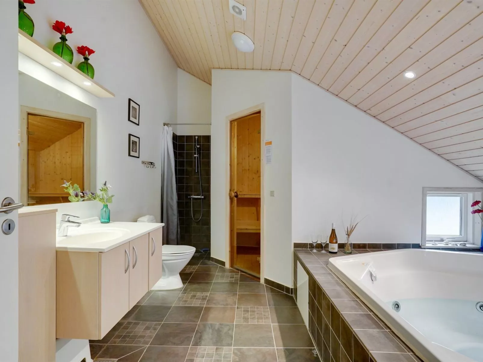 "Alhed" - 650m from the sea-Inside
